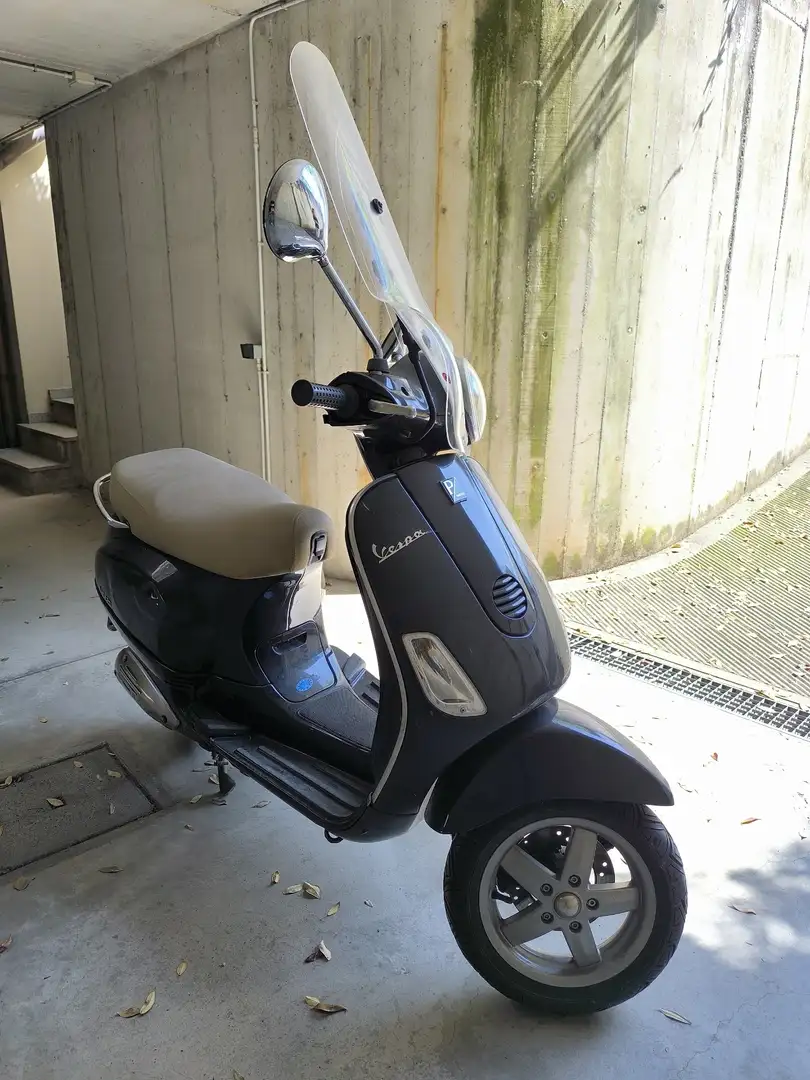 Vespa LX 125 Negru - 2