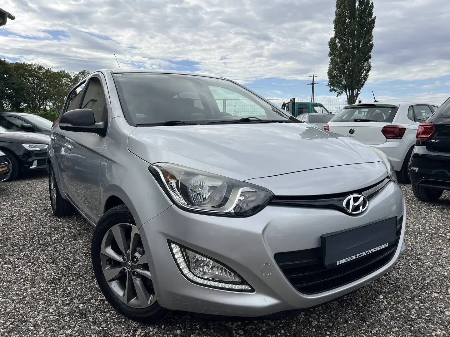 Hyundai i20 Classic Grau - 1