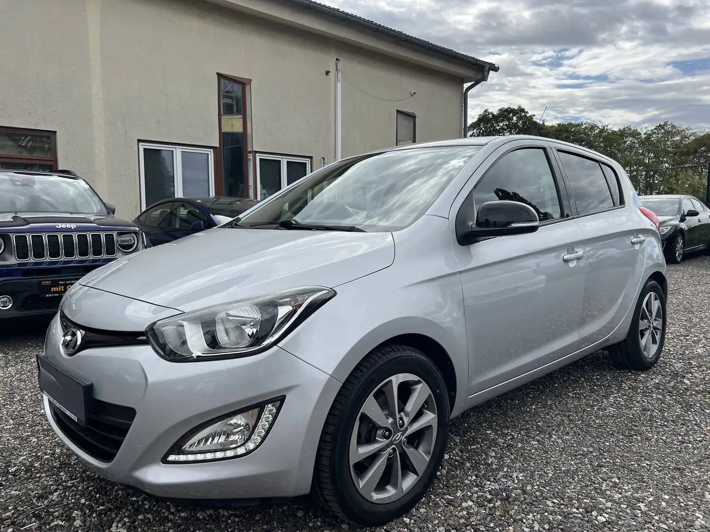 Hyundai i20 Classic Grau - 2