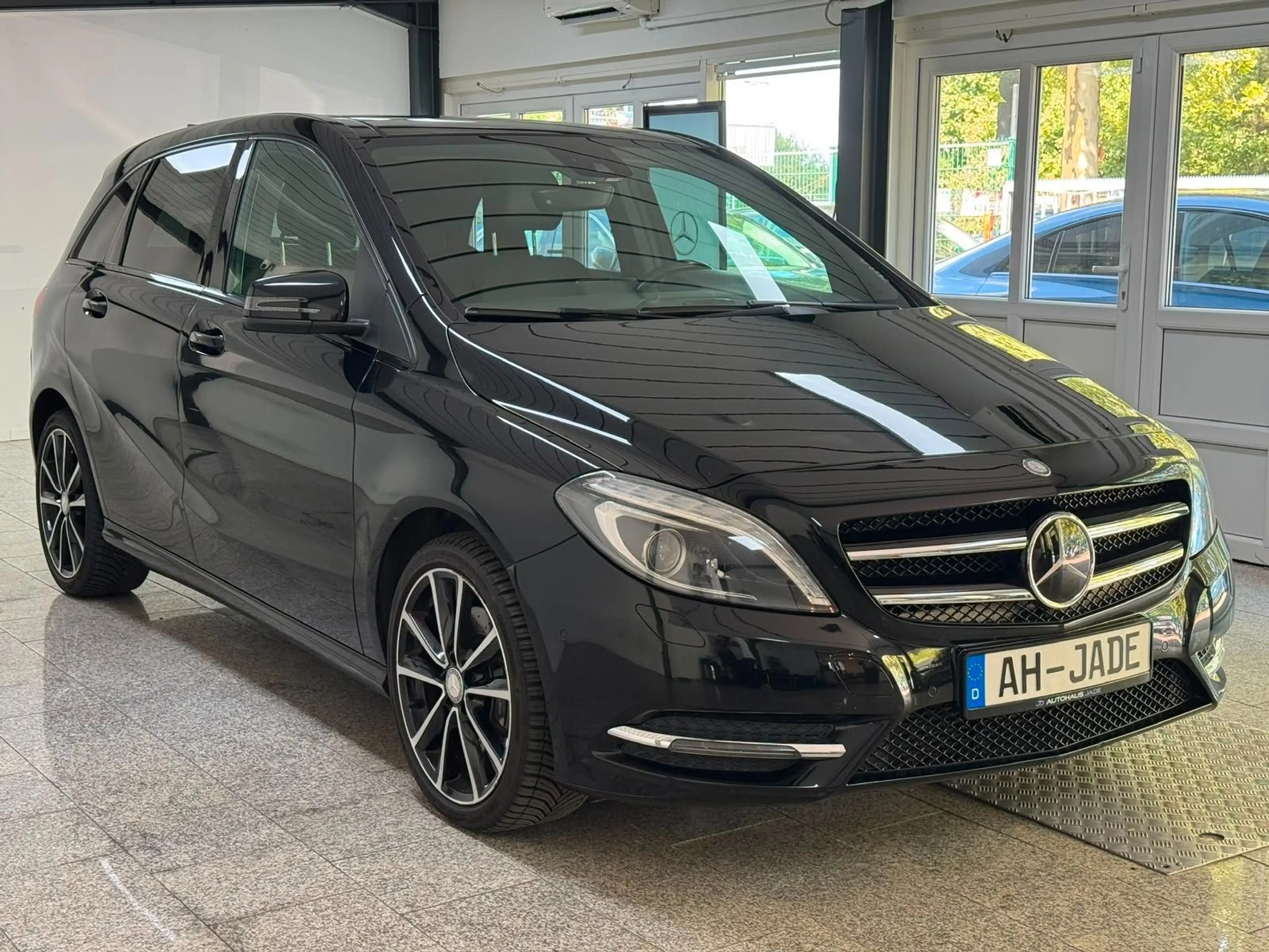 Mercedes-Benz B 220 *4Matic*H/K*MEMORY*PANO*ILS*ACC*Kamera — photo 4