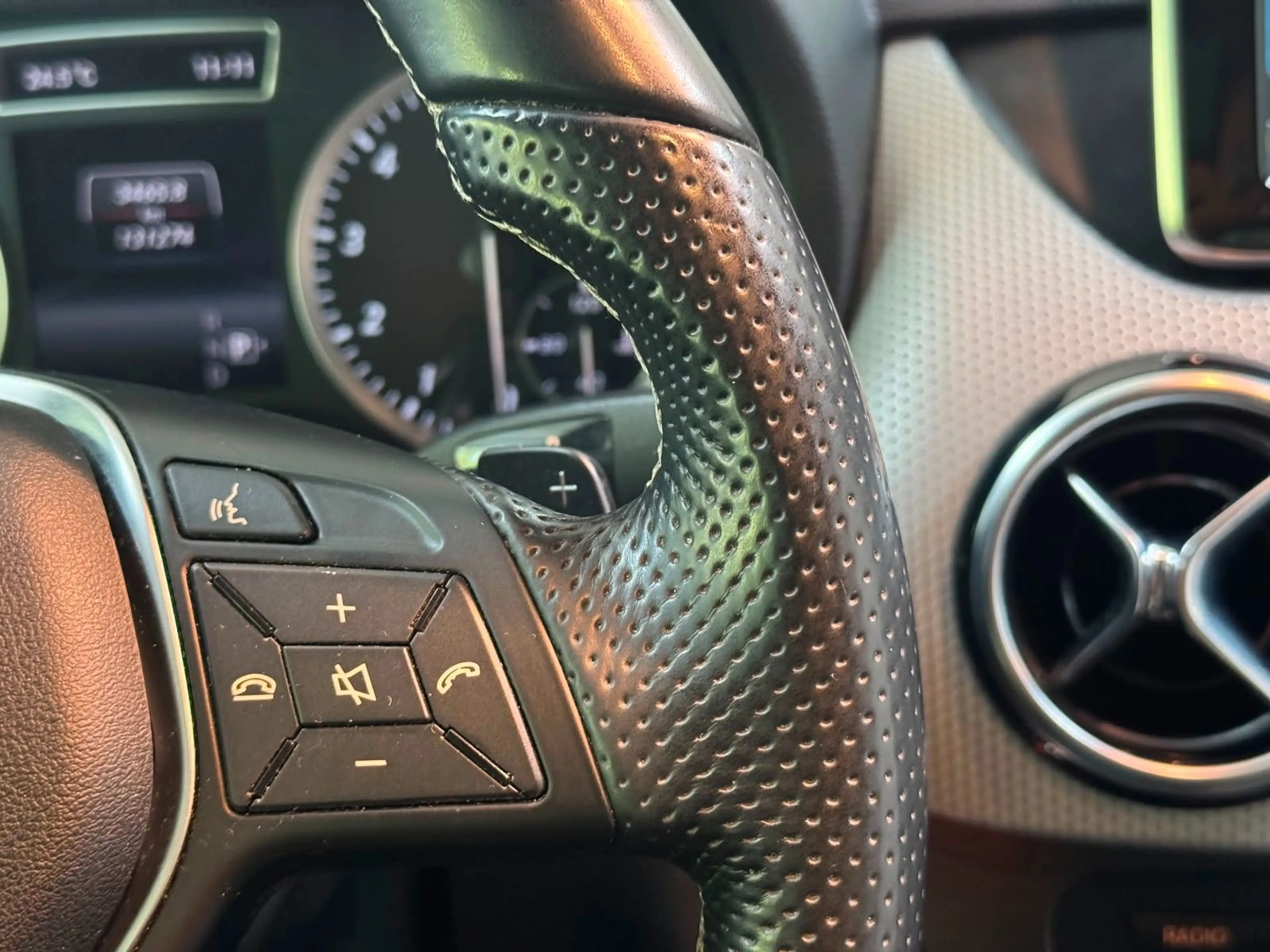 Mercedes-Benz B 220 *4Matic*H/K*MEMORY*PANO*ILS*ACC*Kamera — photo 32