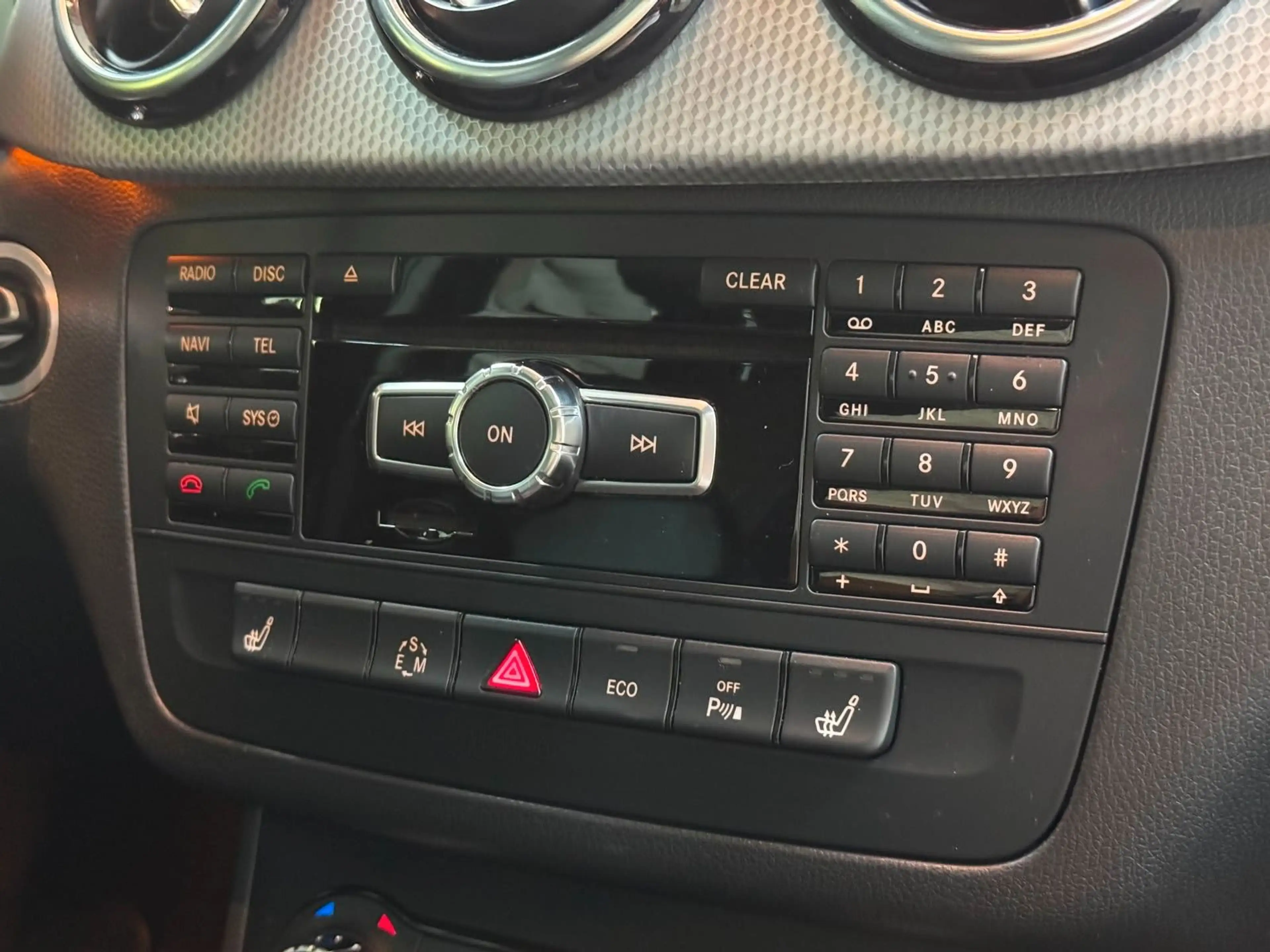 Mercedes-Benz B 220 *4Matic*H/K*MEMORY*PANO*ILS*ACC*Kamera — photo 27