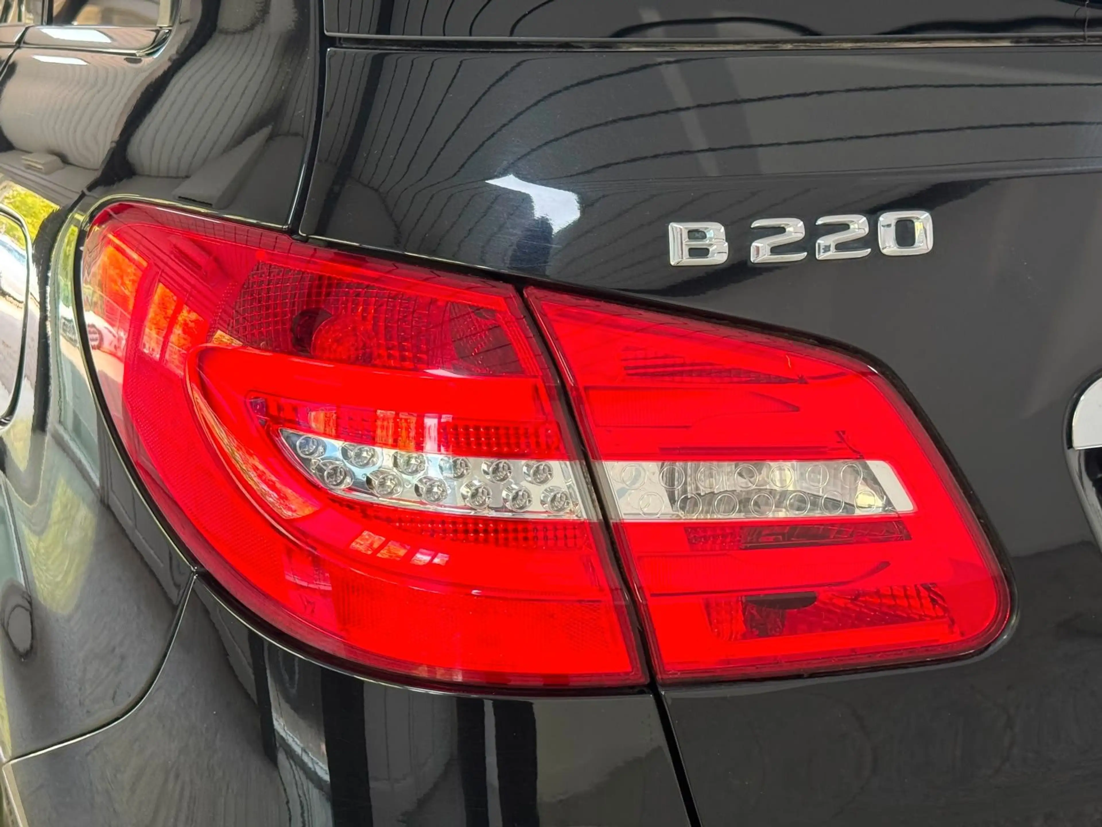 Mercedes-Benz B 220 *4Matic*H/K*MEMORY*PANO*ILS*ACC*Kamera — photo 13