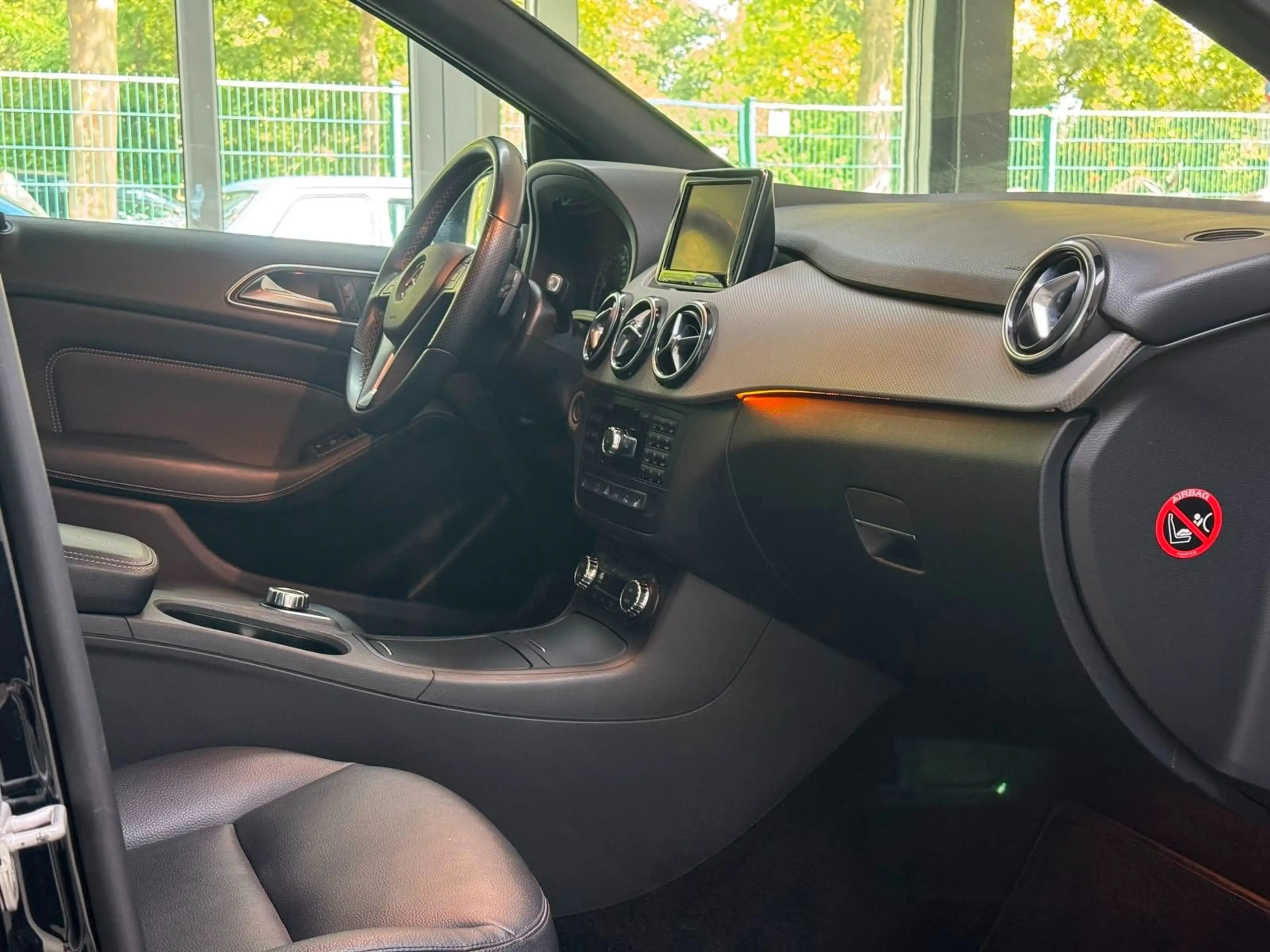 Mercedes-Benz B 220 *4Matic*H/K*MEMORY*PANO*ILS*ACC*Kamera — photo 25