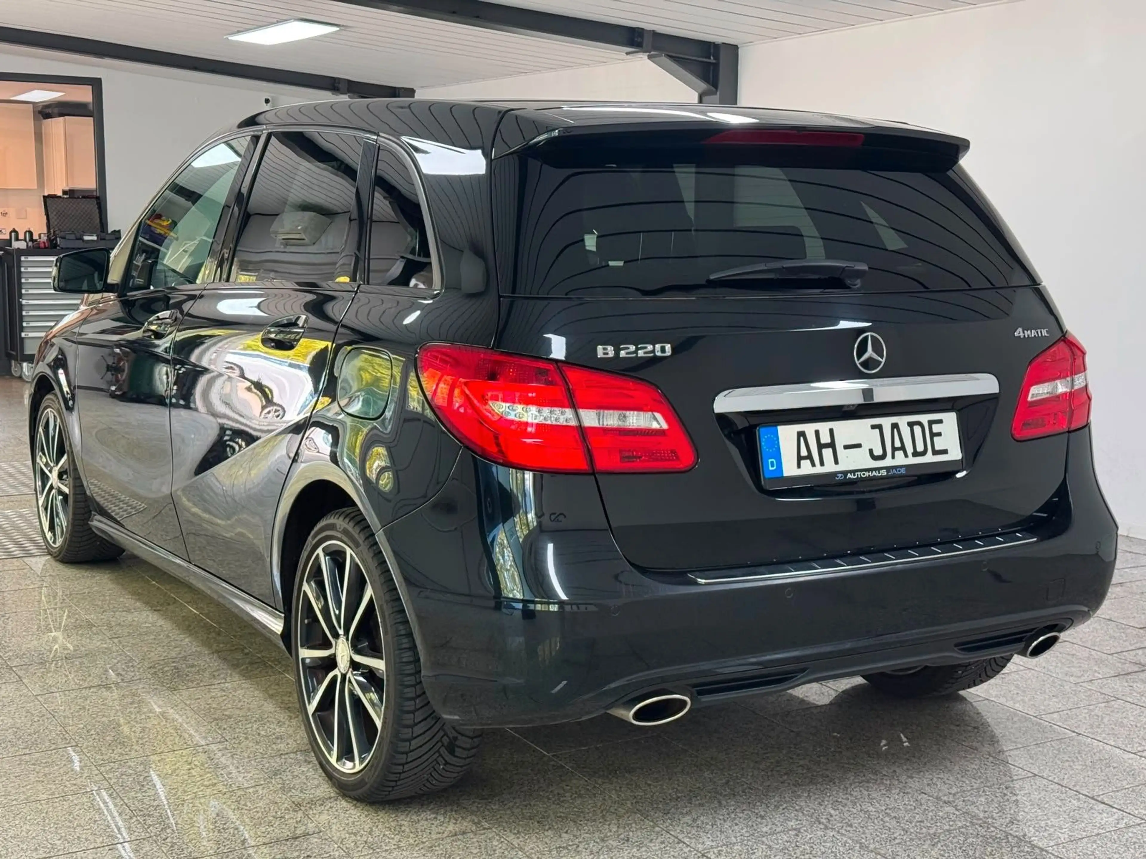 Mercedes-Benz B 220 *4Matic*H/K*MEMORY*PANO*ILS*ACC*Kamera — photo 5