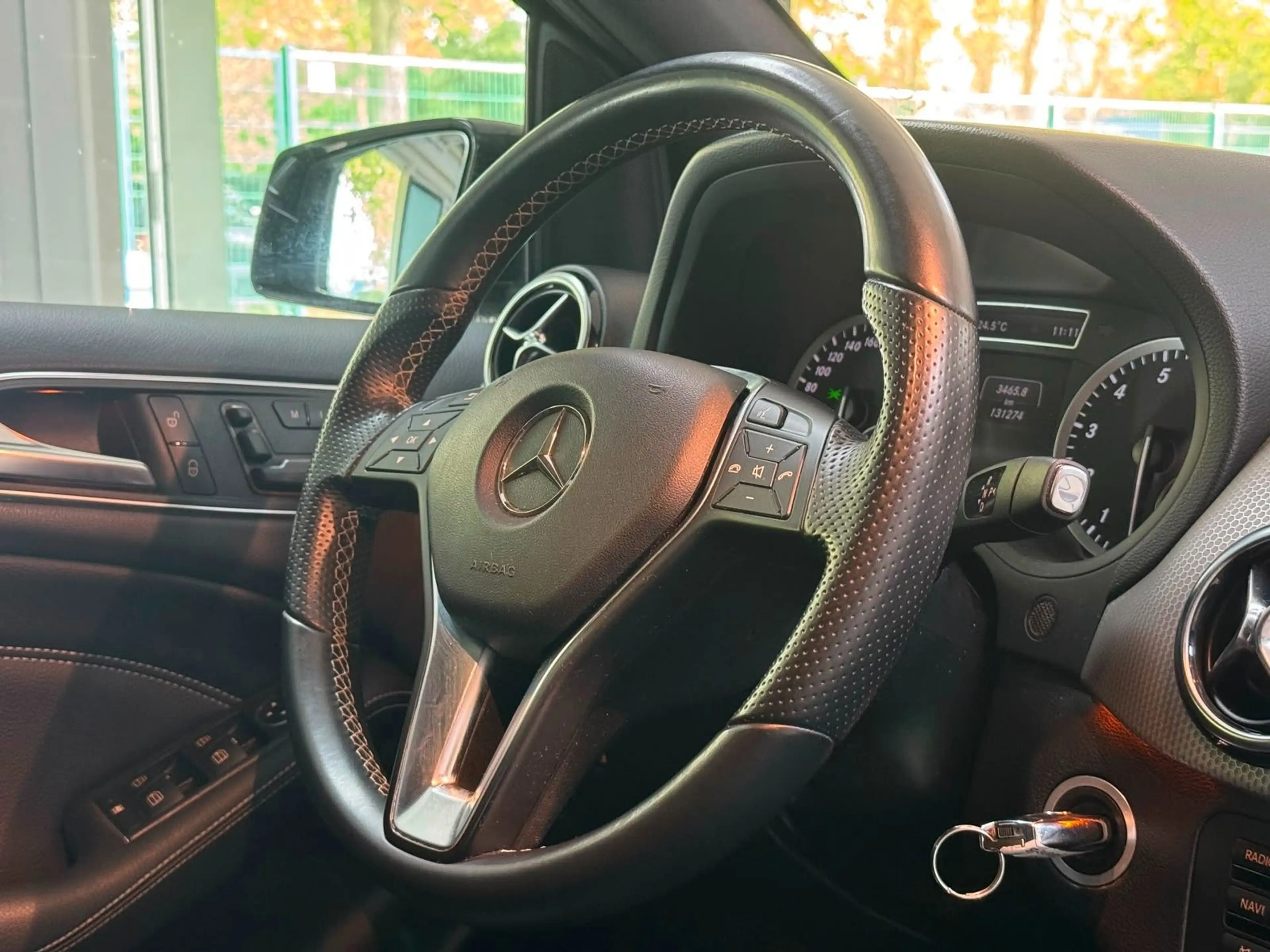 Mercedes-Benz B 220 *4Matic*H/K*MEMORY*PANO*ILS*ACC*Kamera — photo 30