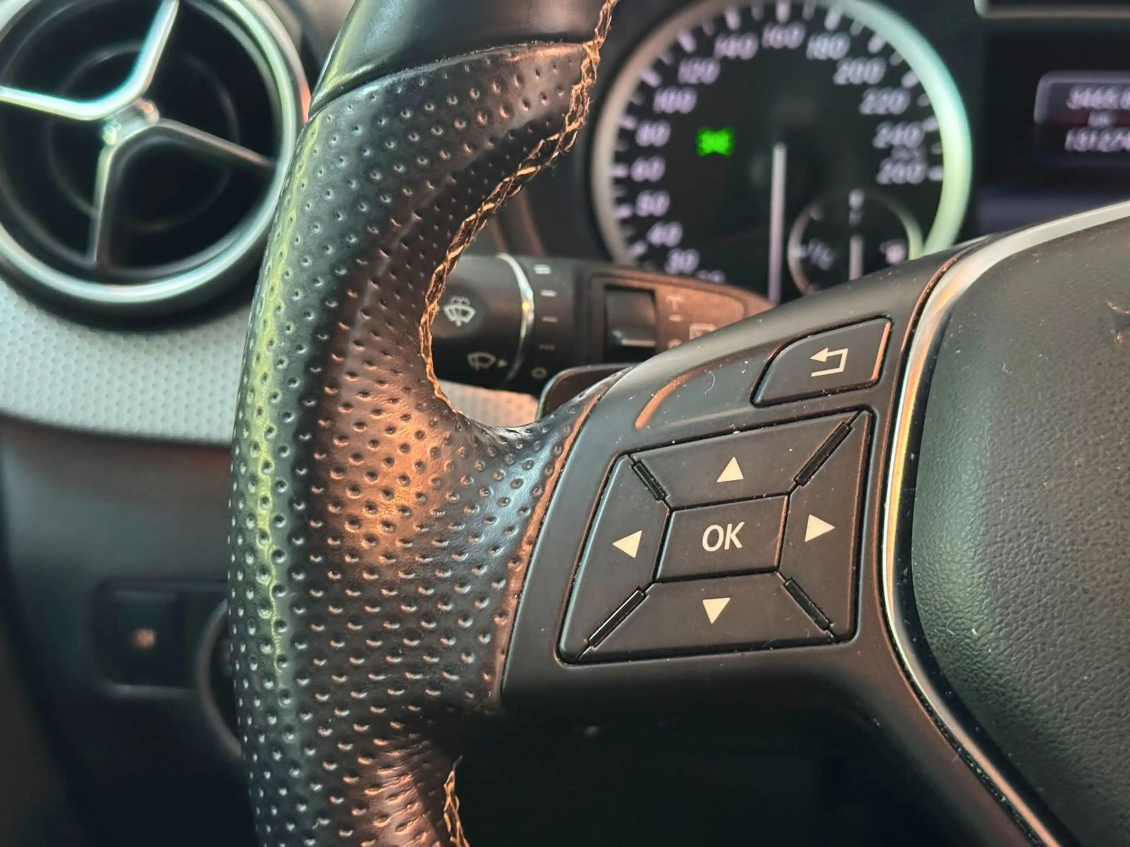Mercedes-Benz B 220 *4Matic*H/K*MEMORY*PANO*ILS*ACC*Kamera — photo 31
