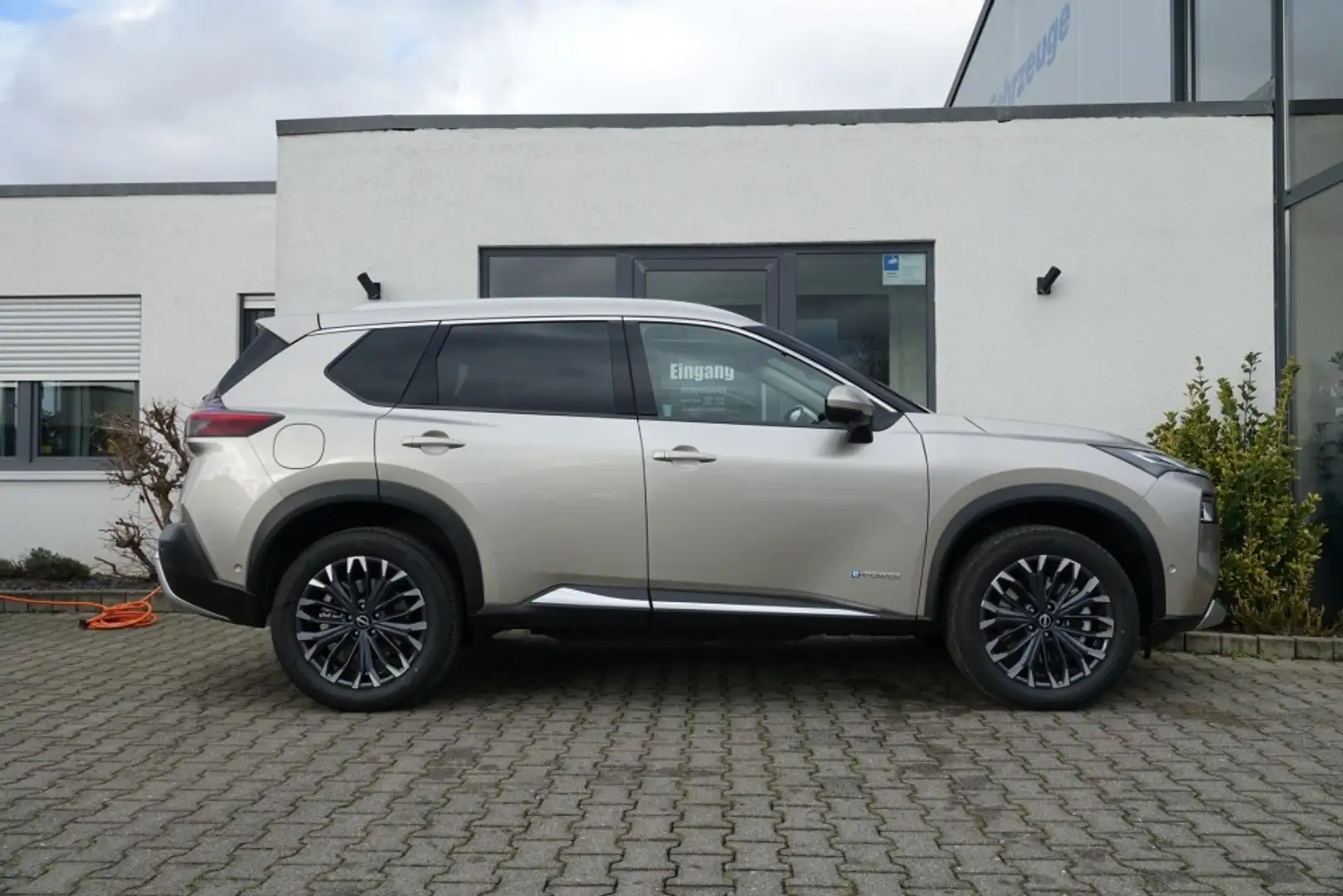 Nissan X-Trail TEKNA+ plus e-POWER e-4ORCE 5Sitz SOFORT! Silber - 2