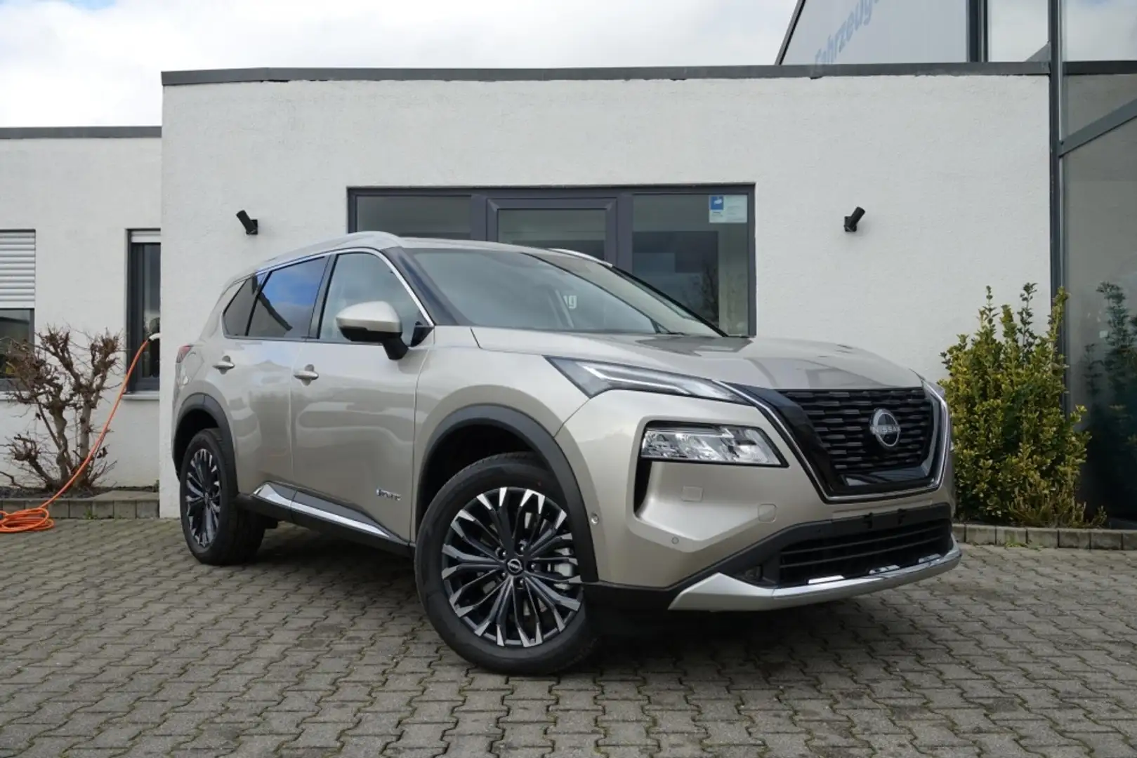 Nissan X-Trail TEKNA+ plus e-POWER e-4ORCE 5Sitz SOFORT! Silber - 1