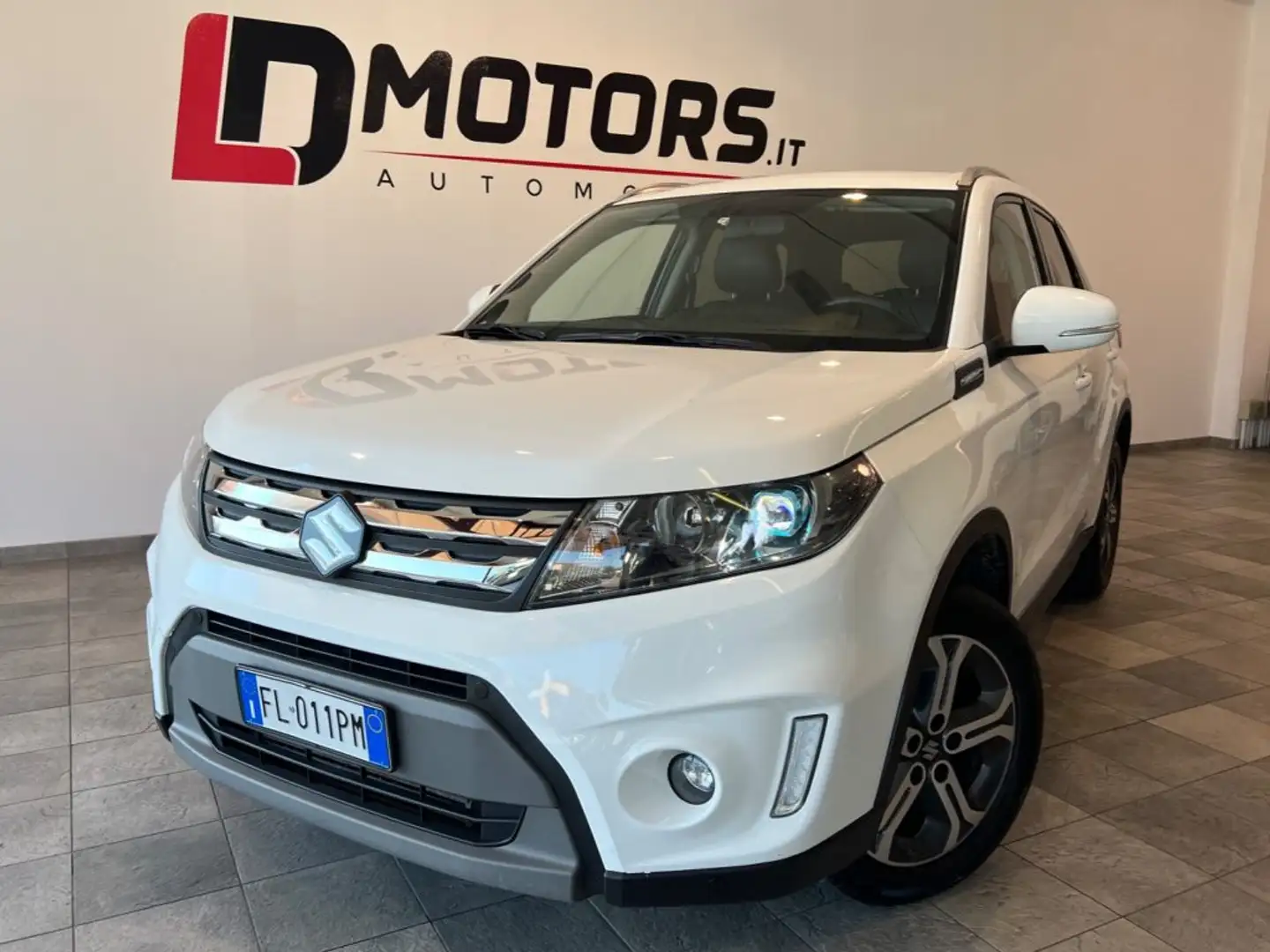 Suzuki Vitara 1.6 DDiS 4WD AllGrip V-Top Bianco - 2