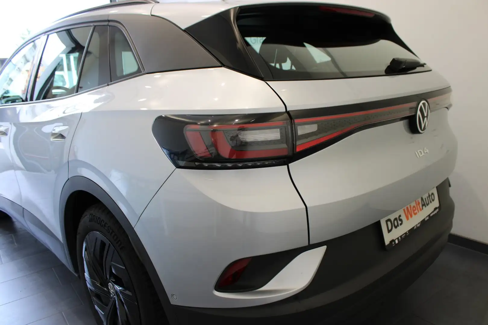 Volkswagen ID.4 Pure 109 kW Silber - 2