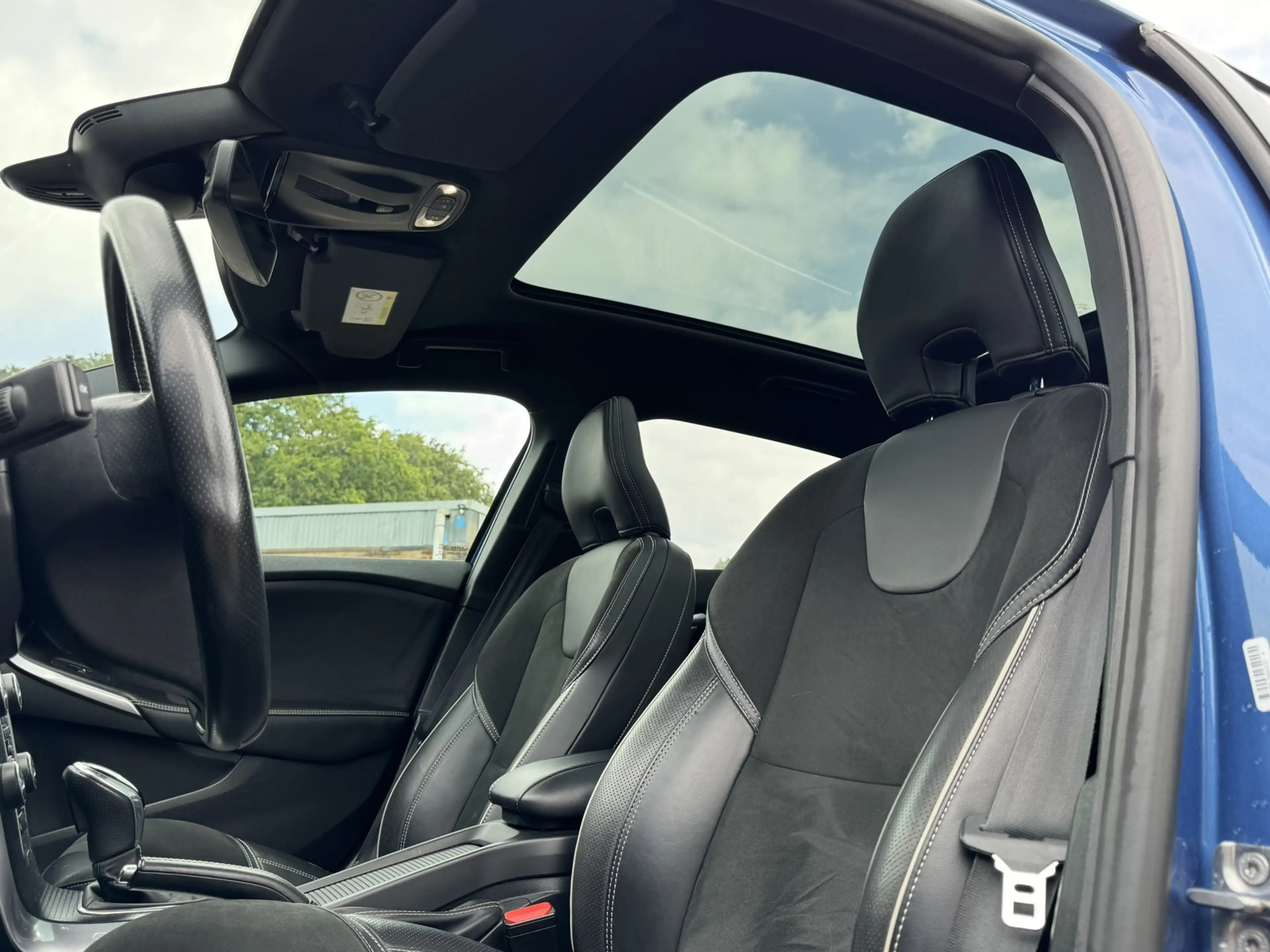Volvo V40 1.5 T3 Polar+ Sport Harman Kardon — photo 12
