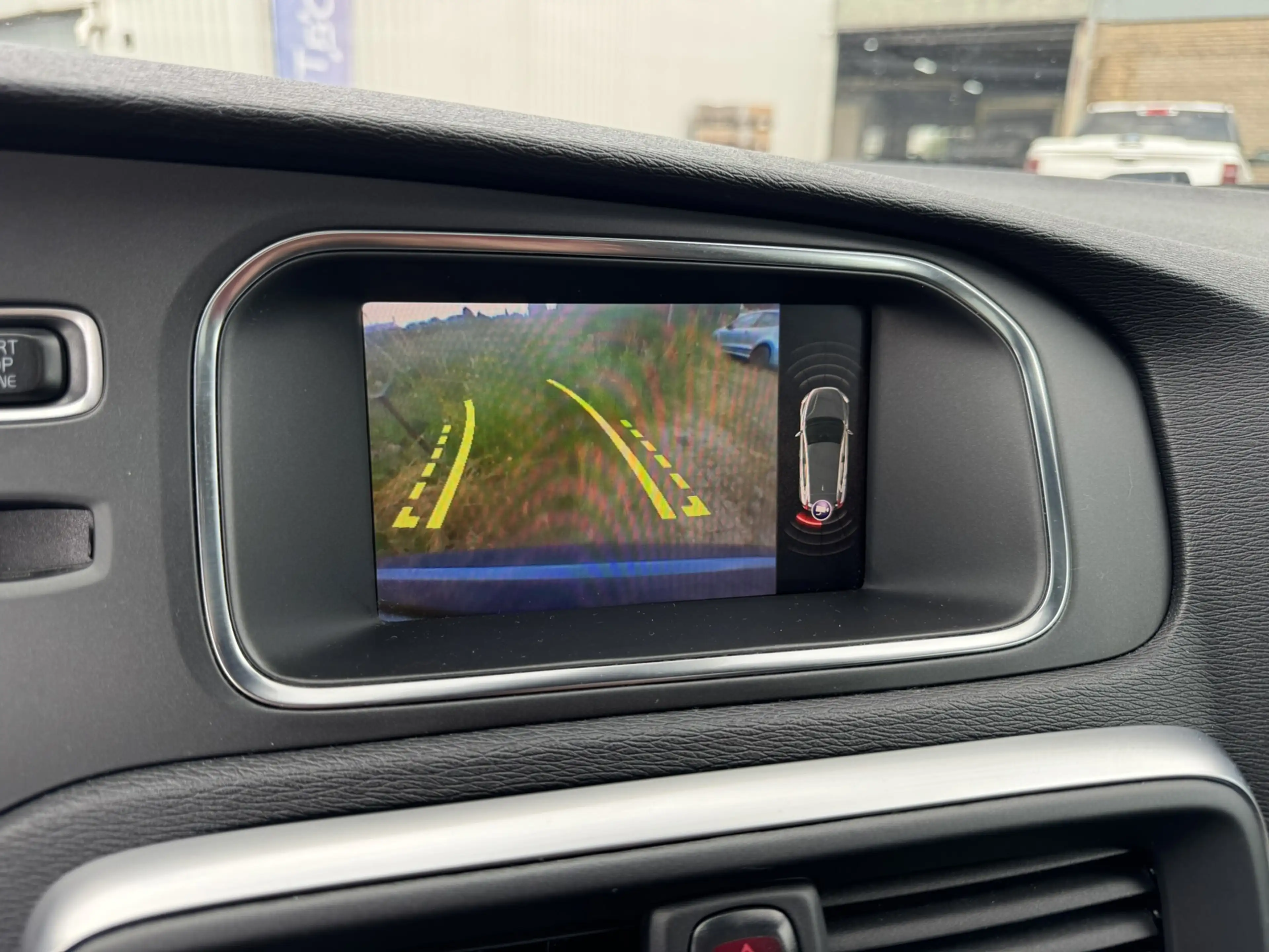 Volvo V40 1.5 T3 Polar+ Sport Harman Kardon — photo 9