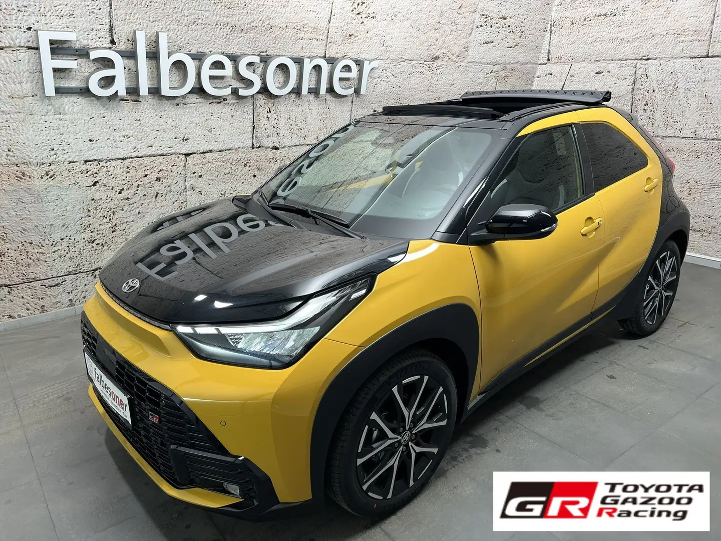 Toyota Aygo X Hybrid GR SPORT + Canvas-Faltdach Gelb - 1