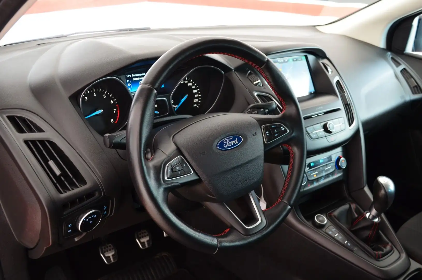 Ford Focus Turnier ST Sport | Navi | Bi-Xenon |18`Alu Rot - 2