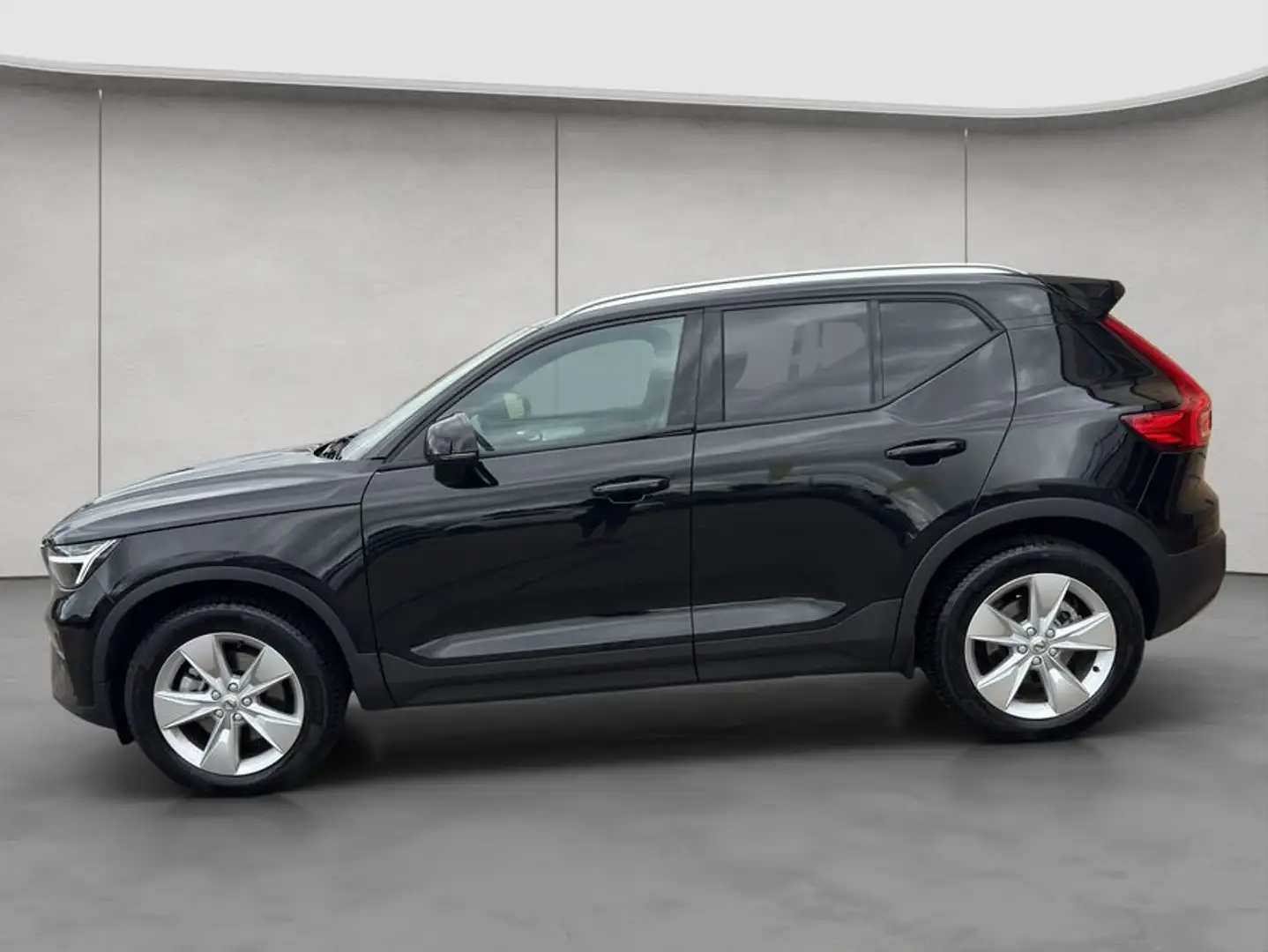 Volvo XC40 XC40 B3 Aut LED Google-Maps Kamera PDCv+h AHK Schwarz - 2