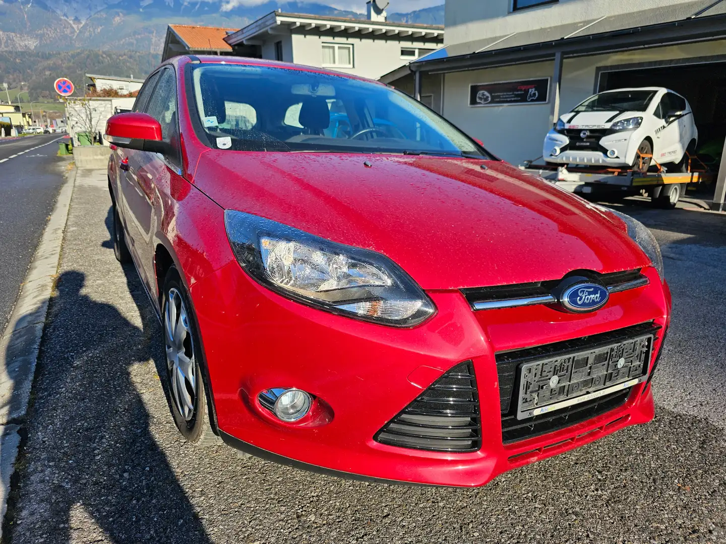 Ford Focus Titan 1,6 Tdci wenig KM 1. Besitz Unfallfrei Rot - 2