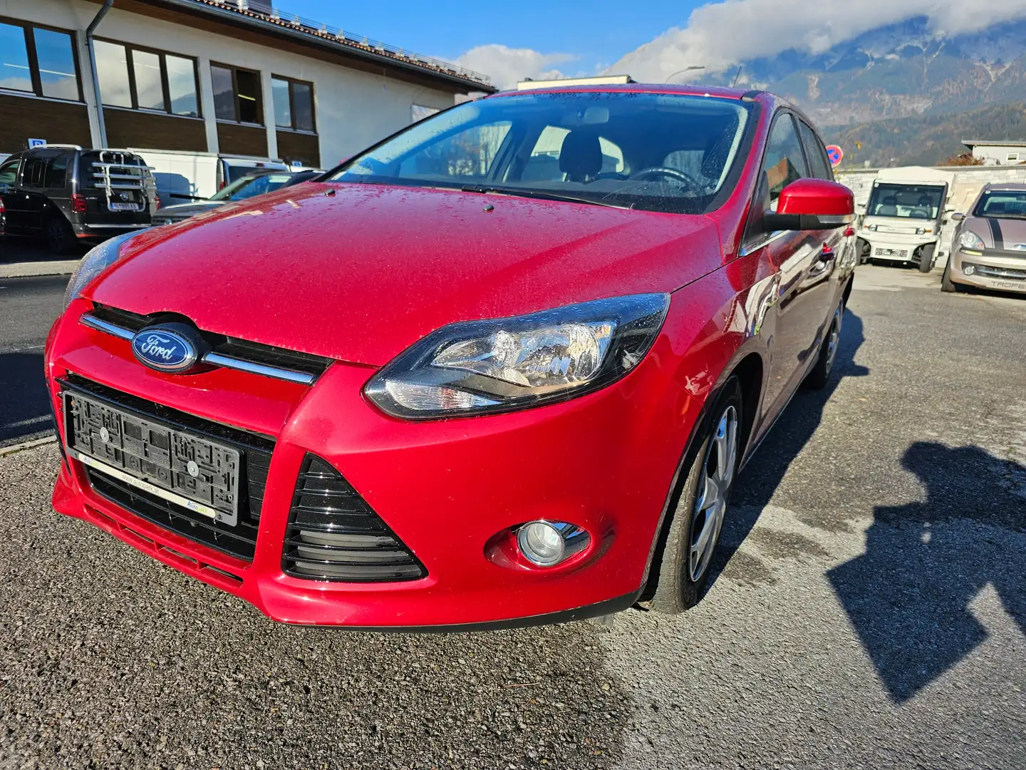 Ford Focus Titan 1,6 Tdci wenig KM 1. Besitz Unfallfrei Rot - 1