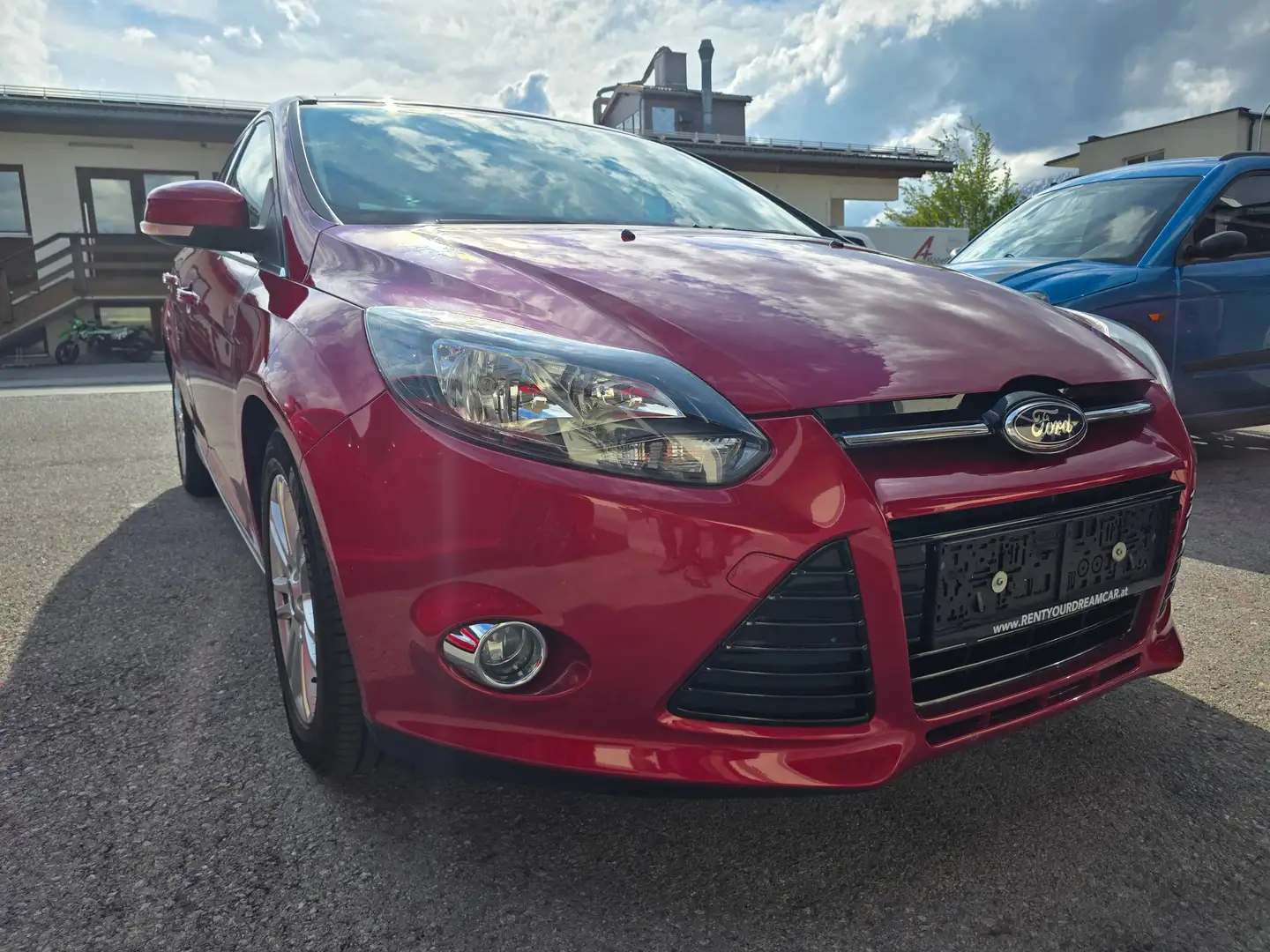 Ford Focus Titan 1,6 Tdci wenig KM 1. Besitz Unfallfrei Rot - 2