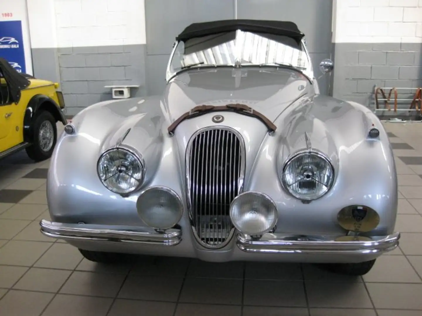 Jaguar XK 120 OTS ROADSTER Argintiu - 1
