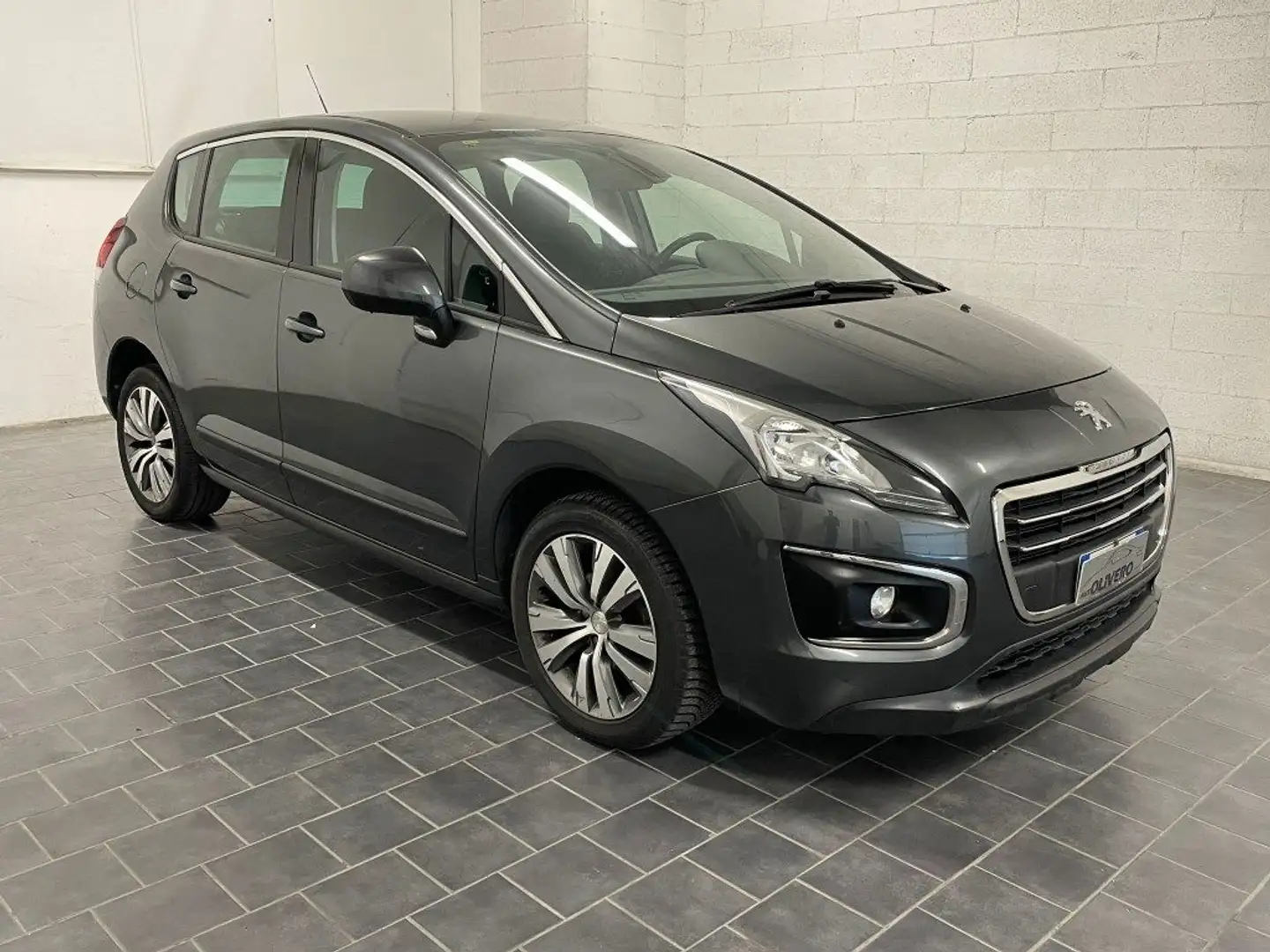 Peugeot 3008 1.6 HDi 115CV Active Grigio - 1
