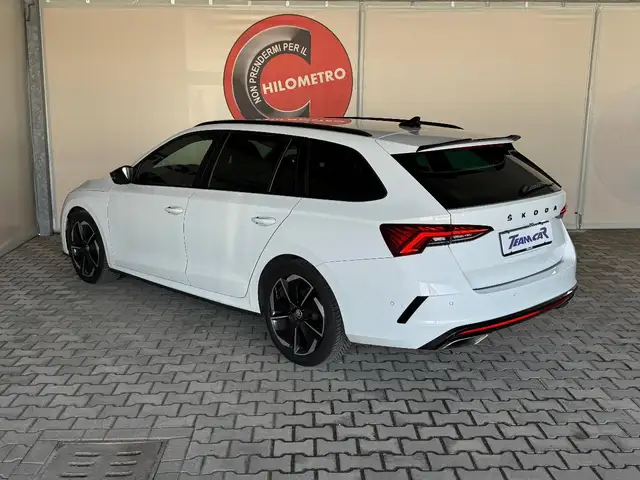 Skoda Octavia view 3