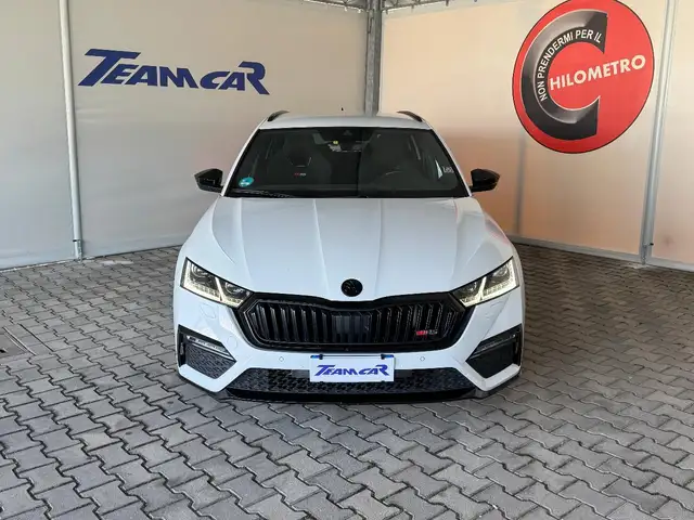 Skoda Octavia view 2