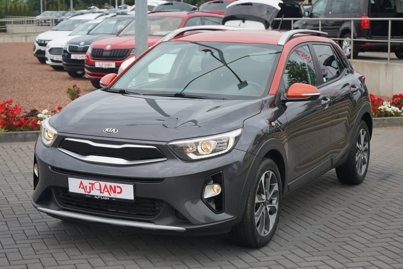 Kia Stonic 1.4 Spirit Navi Kamera Lenkradheizung DAB Grau - 2
