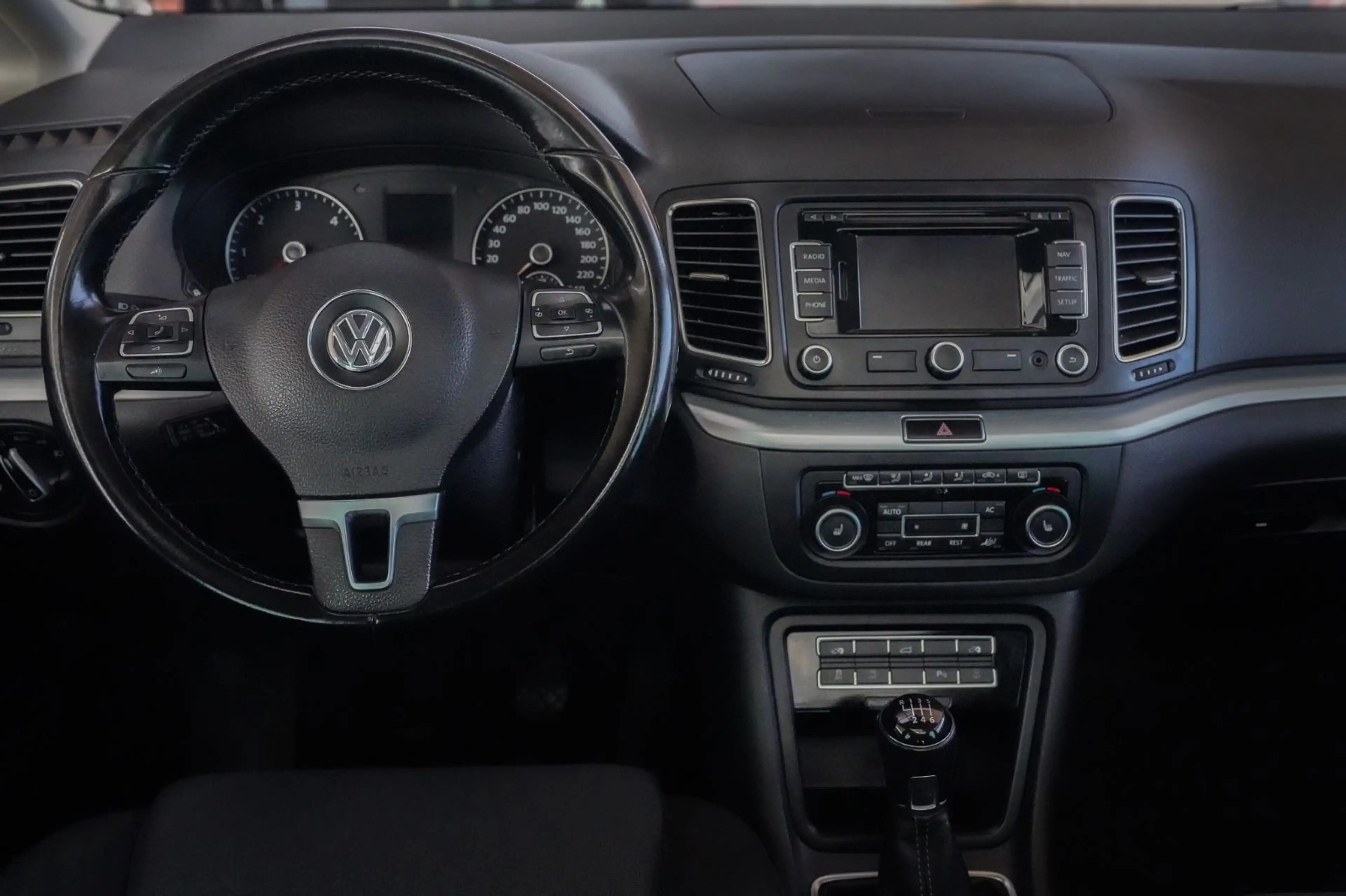 Volkswagen Sharan Style BMT *SHZ/NAVI/TEMP./PDC* — photo 4