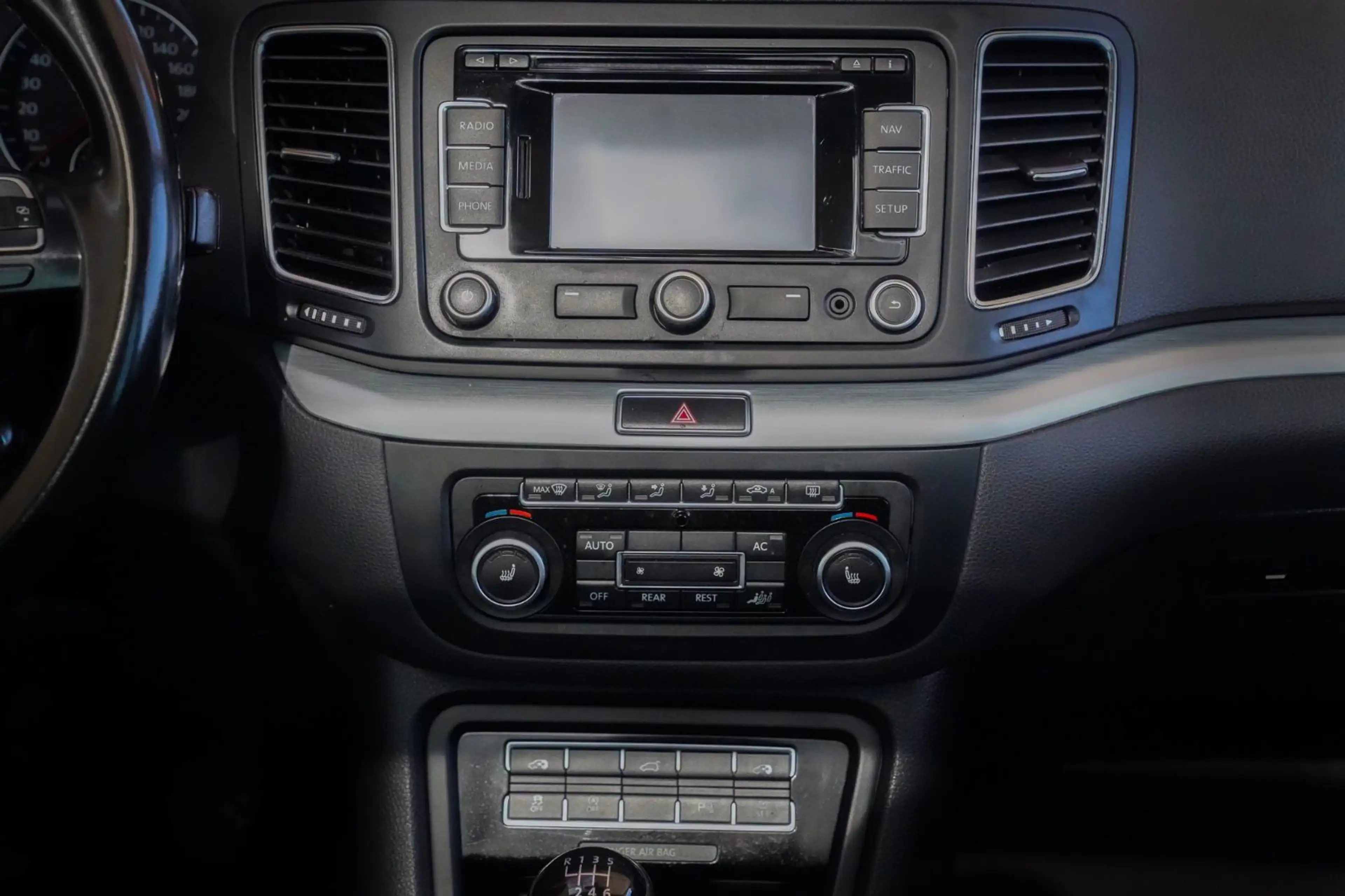 Volkswagen Sharan Style BMT *SHZ/NAVI/TEMP./PDC* — photo 8