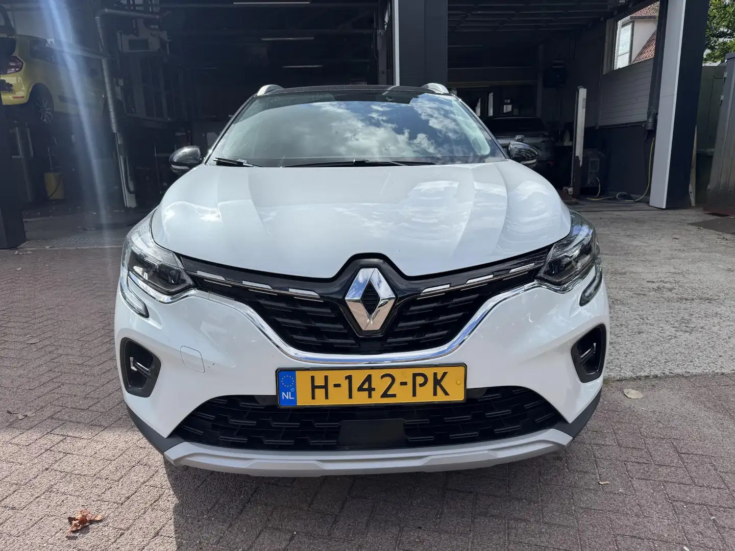 Renault Captur 1.3 TCe 130 Intens 6-bak! Wit - 2