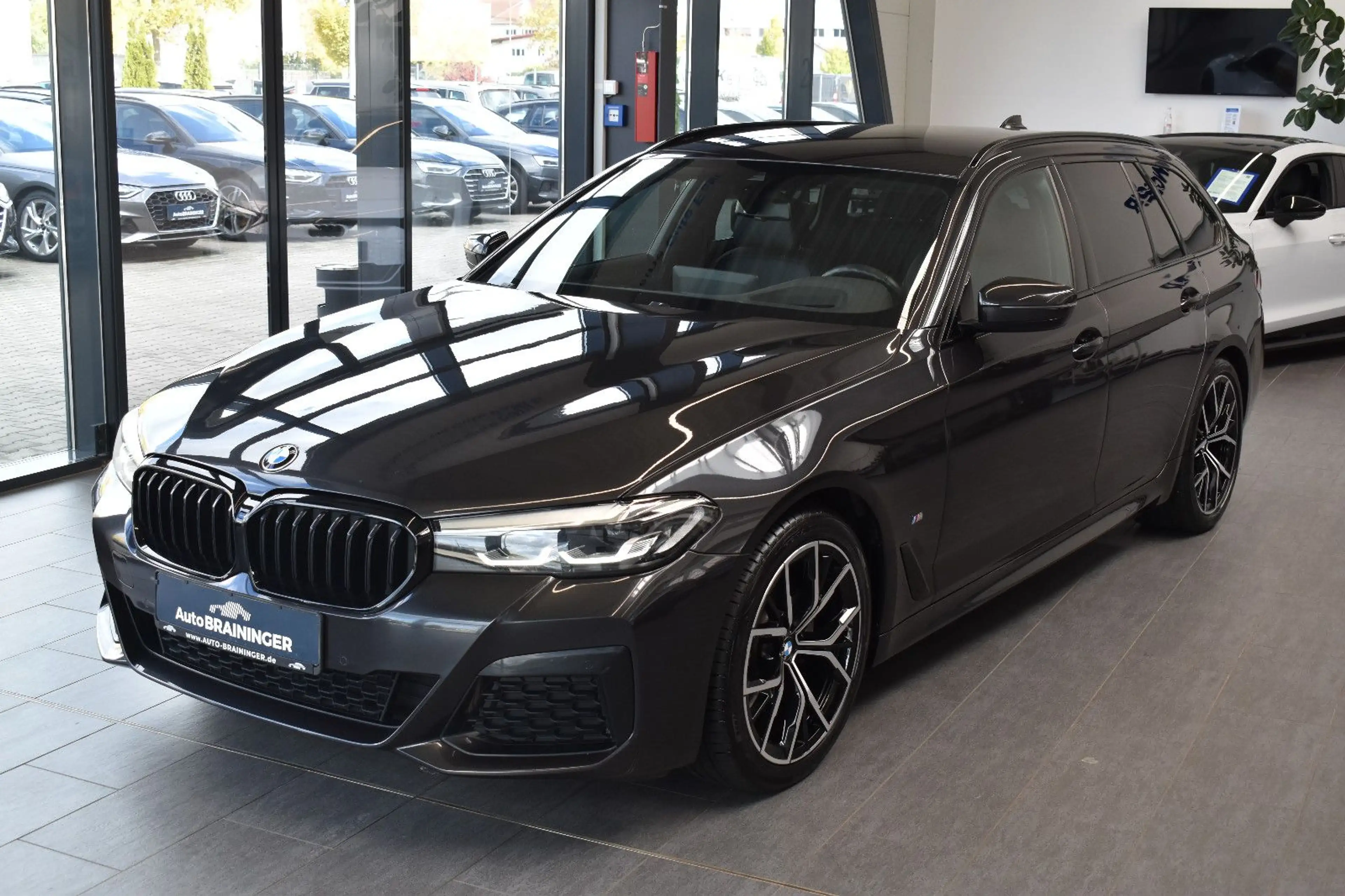 BMW 520 d Touring xDrive M-Sport LED~LiveCo~H&K~HuD — photo 4