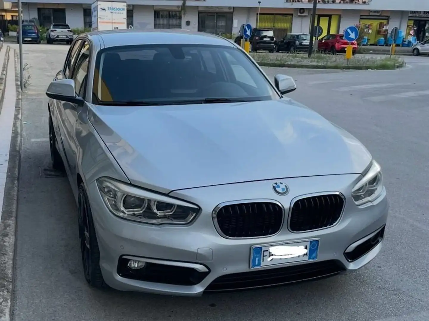 BMW 120 120d Sport 5p Argento - 1