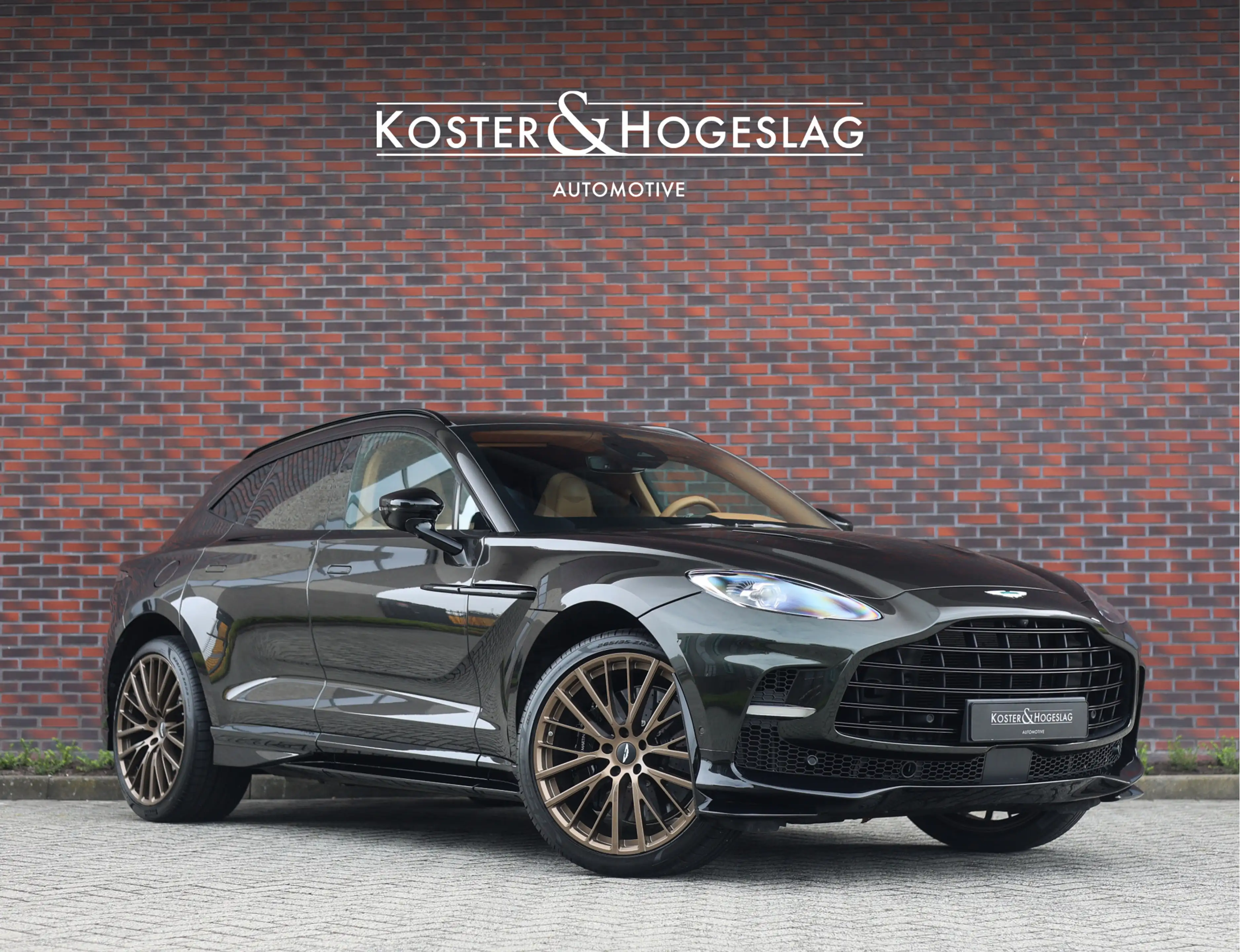 Aston Martin DBX 4.0 V8 707 | Minotaur Green - Nieuwstaat!