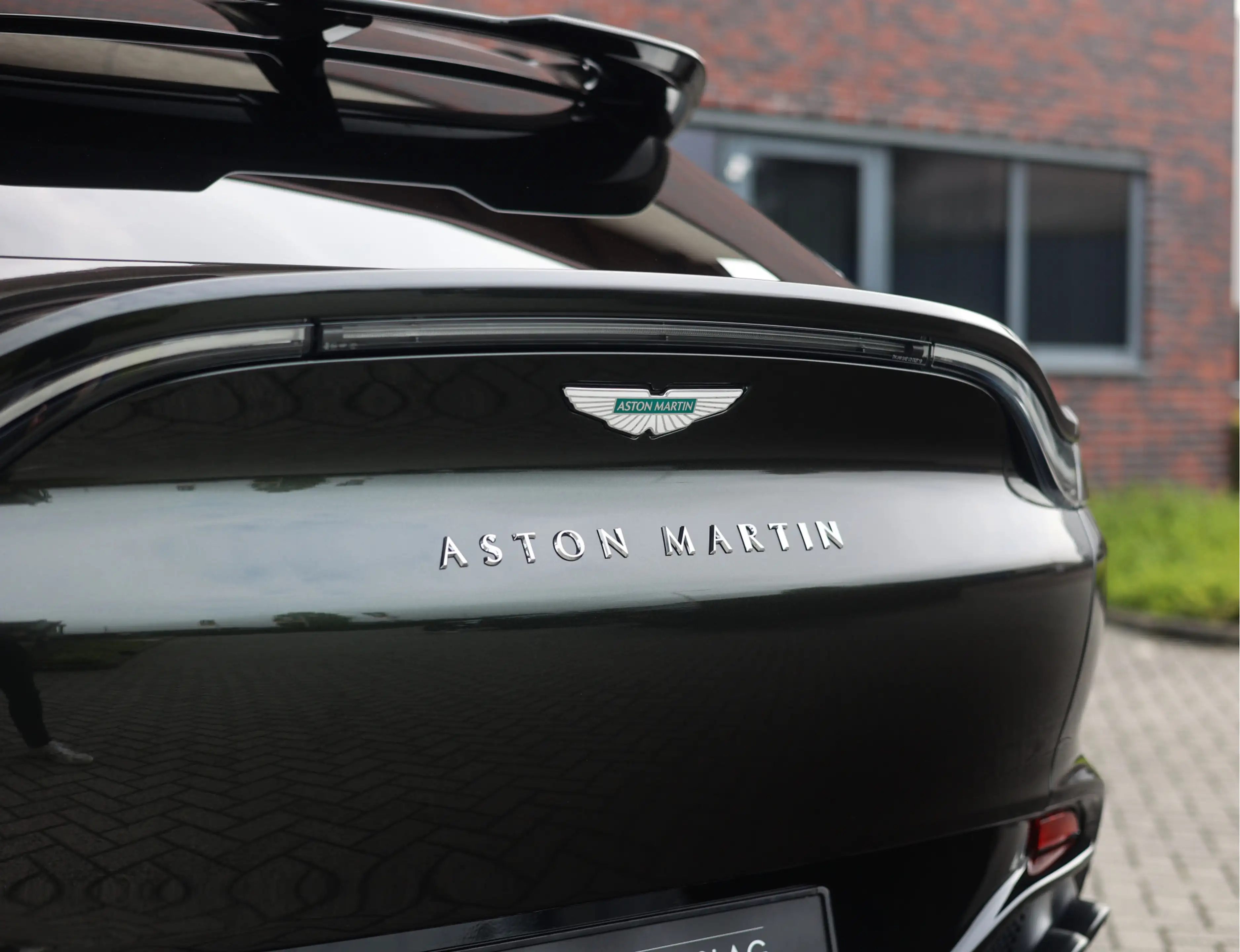 Aston Martin DBX 4.0 V8 707 | Minotaur Green - Nieuwstaat! — photo 11