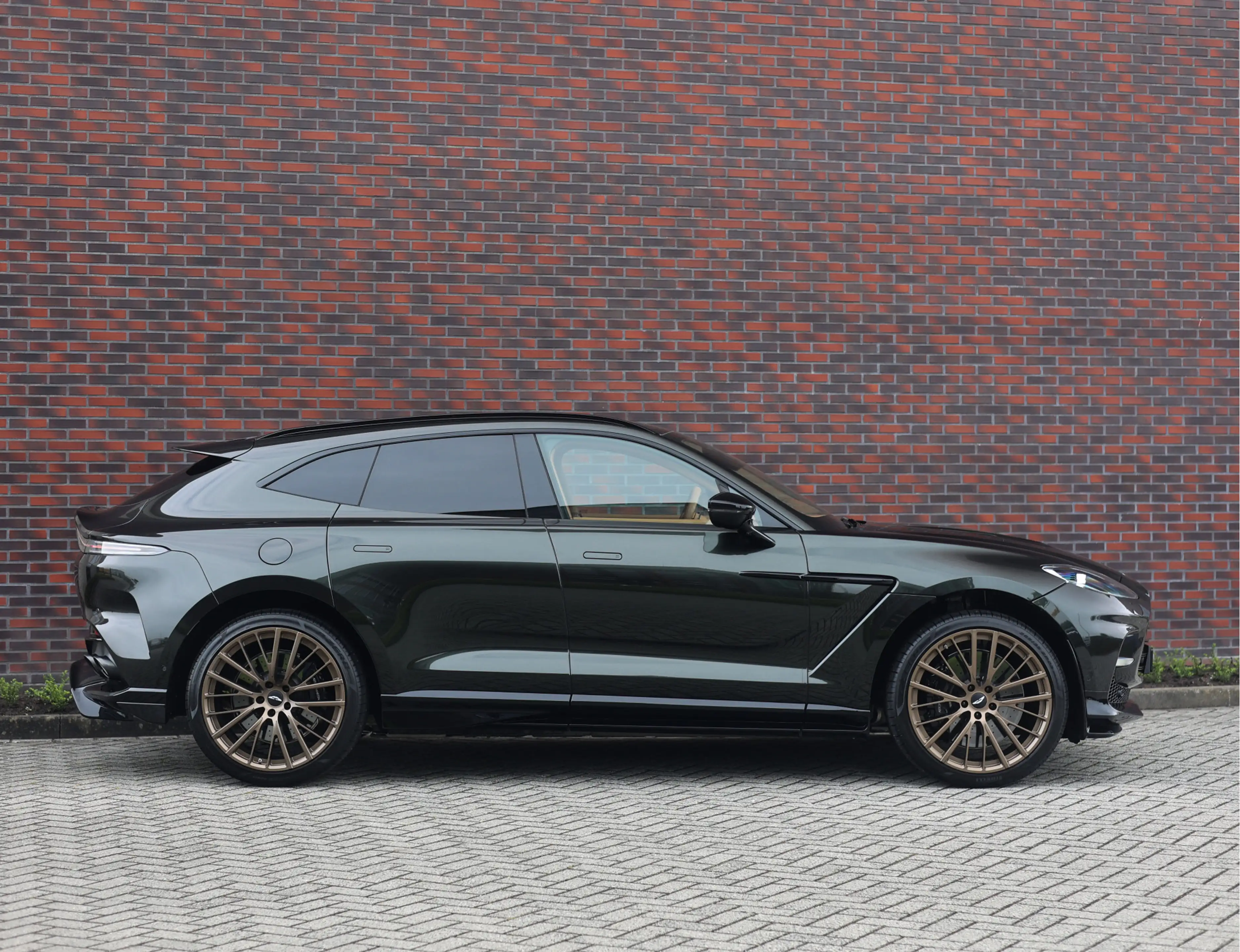 Aston Martin DBX 4.0 V8 707 | Minotaur Green - Nieuwstaat! — photo 14