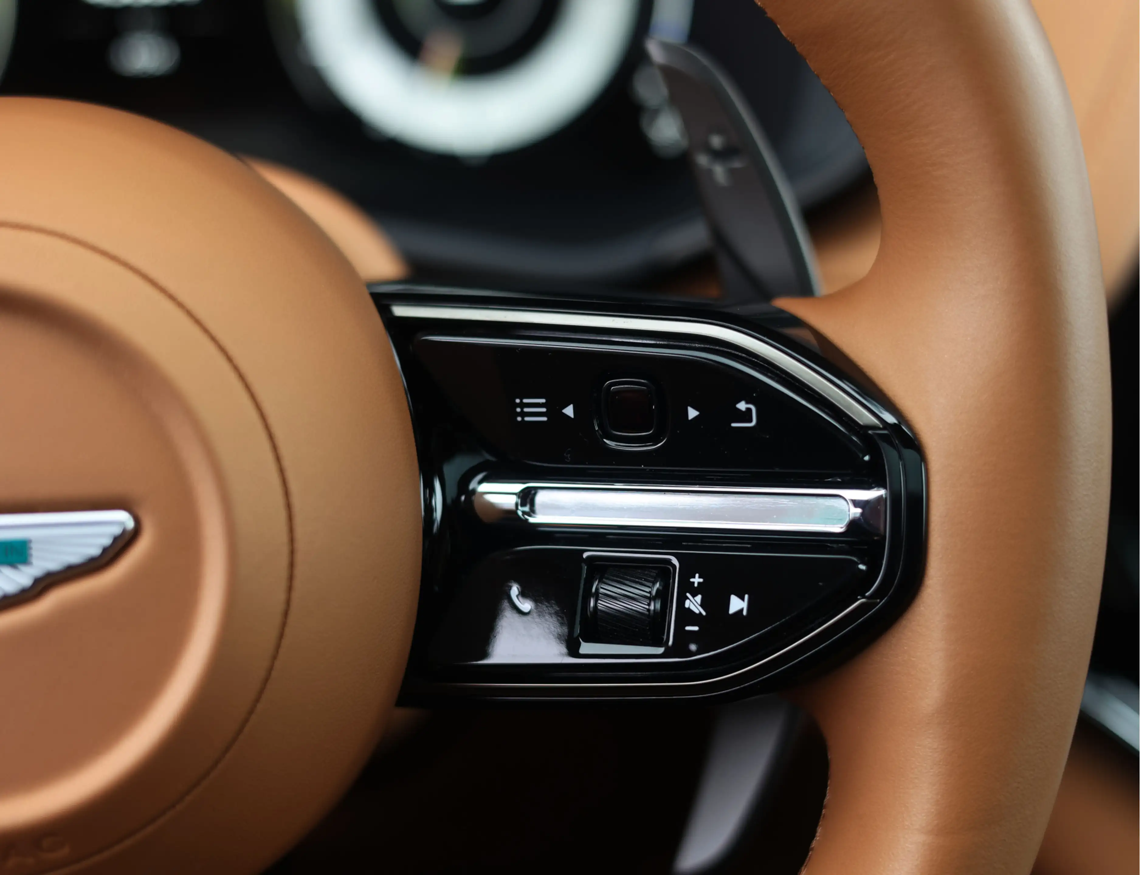 Aston Martin DBX 4.0 V8 707 | Minotaur Green - Nieuwstaat! — photo 36