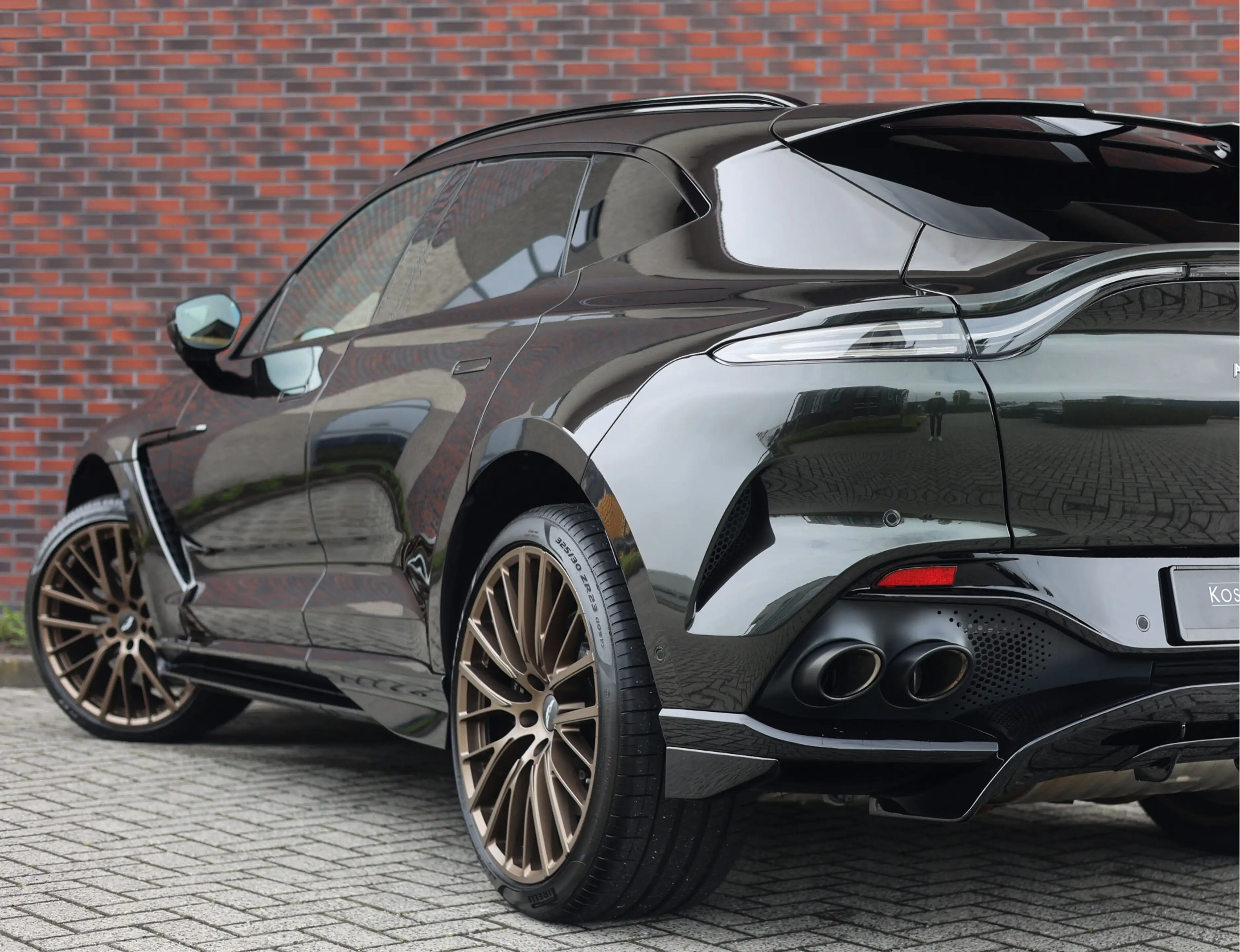 Aston Martin DBX 4.0 V8 707 | Minotaur Green - Nieuwstaat! — photo 7