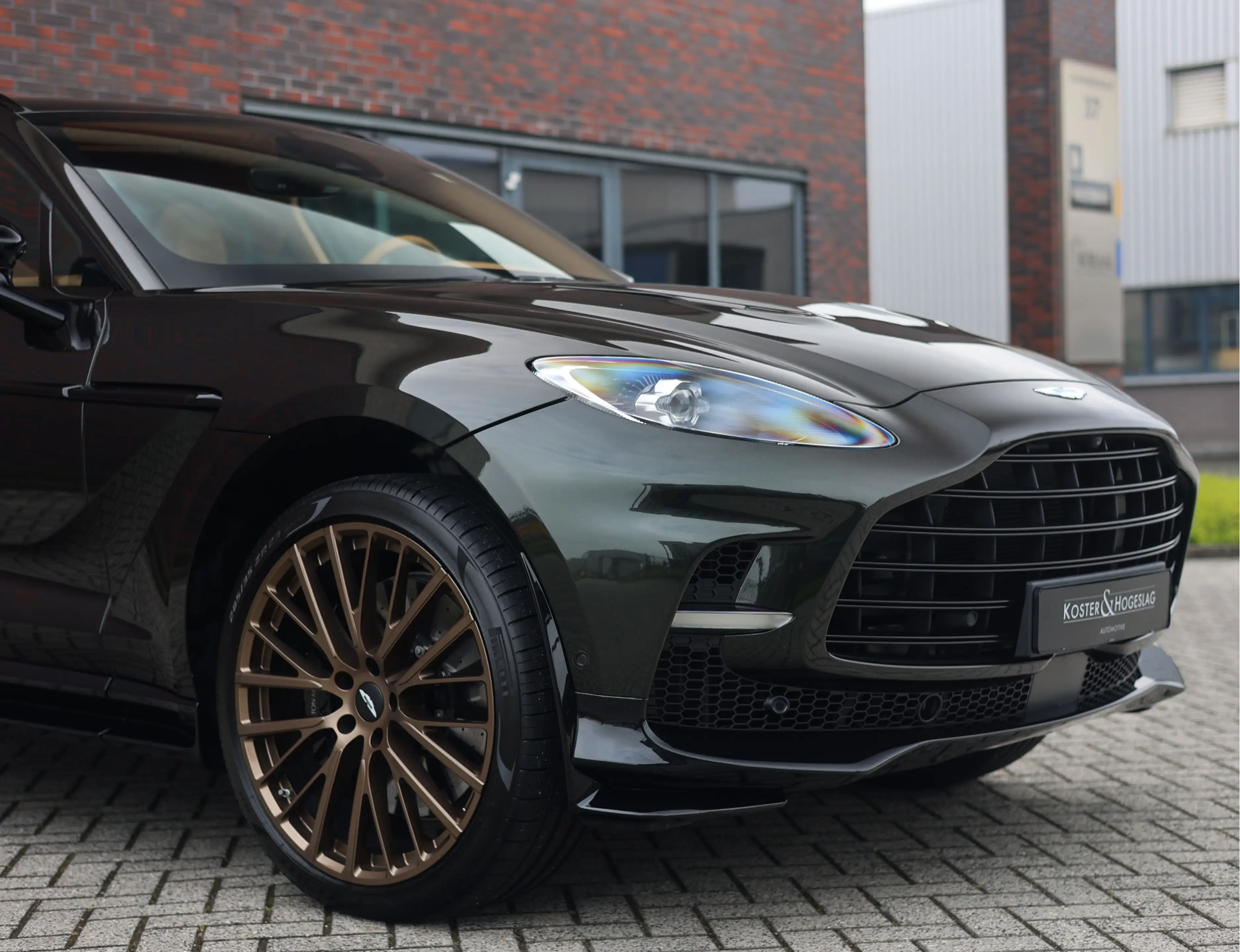 Aston Martin DBX 4.0 V8 707 | Minotaur Green - Nieuwstaat! — photo 8
