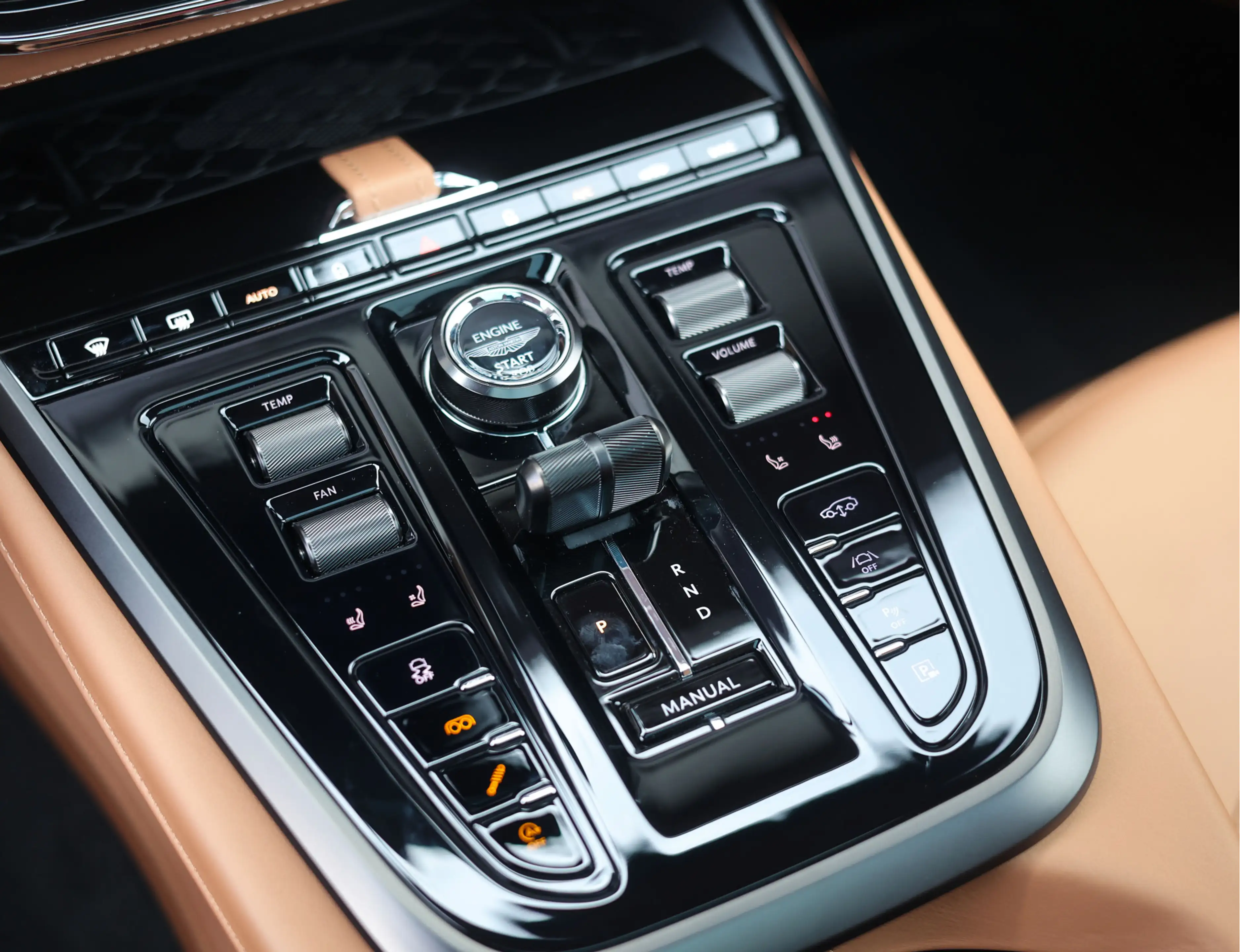 Aston Martin DBX 4.0 V8 707 | Minotaur Green - Nieuwstaat! — photo 44