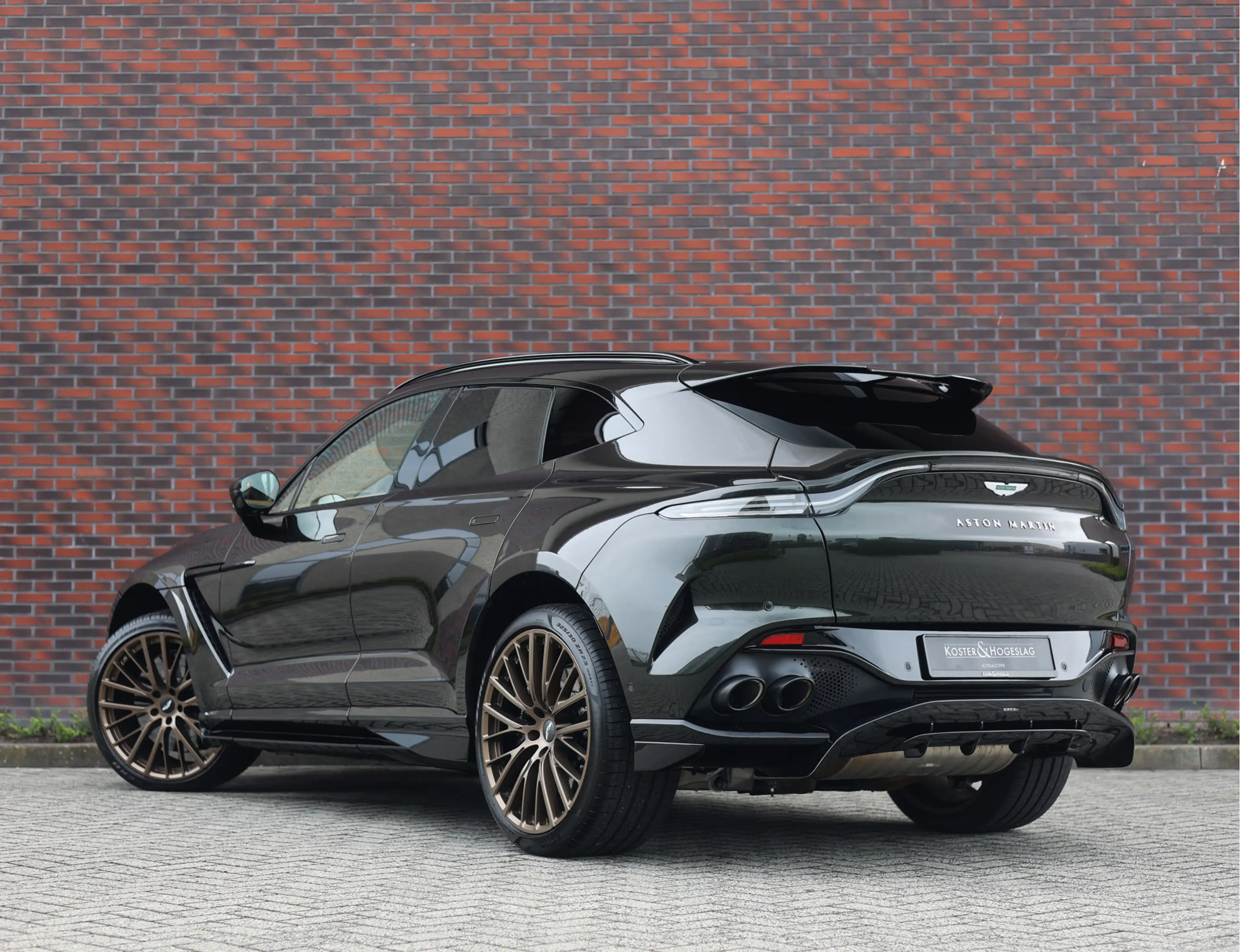 Aston Martin DBX 4.0 V8 707 | Minotaur Green - Nieuwstaat! — photo 2