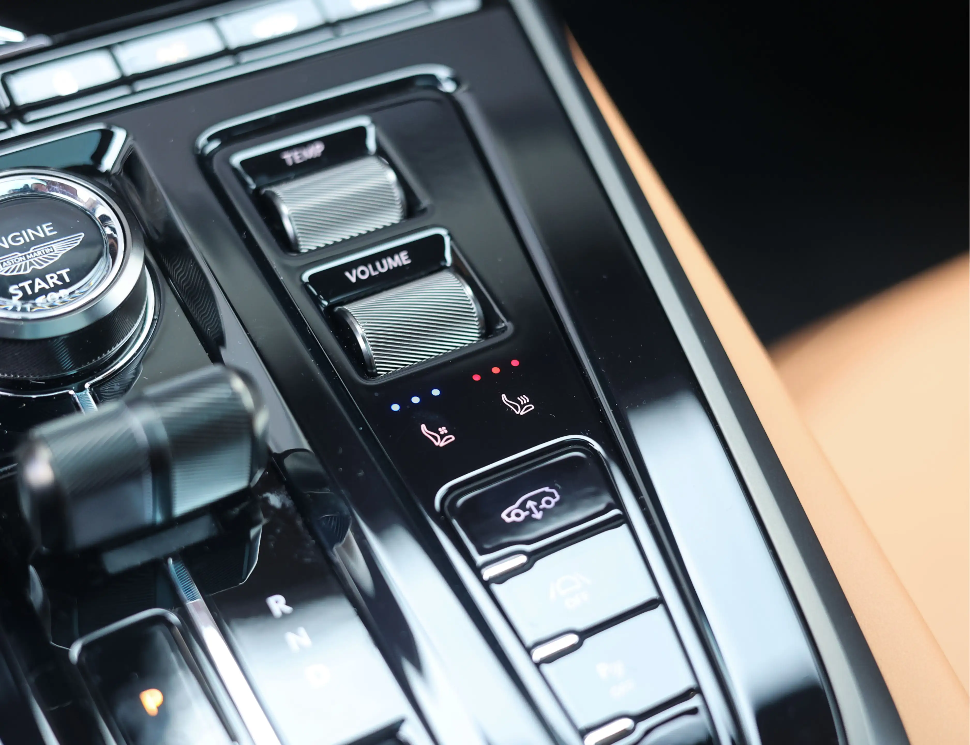 Aston Martin DBX 4.0 V8 707 | Minotaur Green - Nieuwstaat! — photo 28