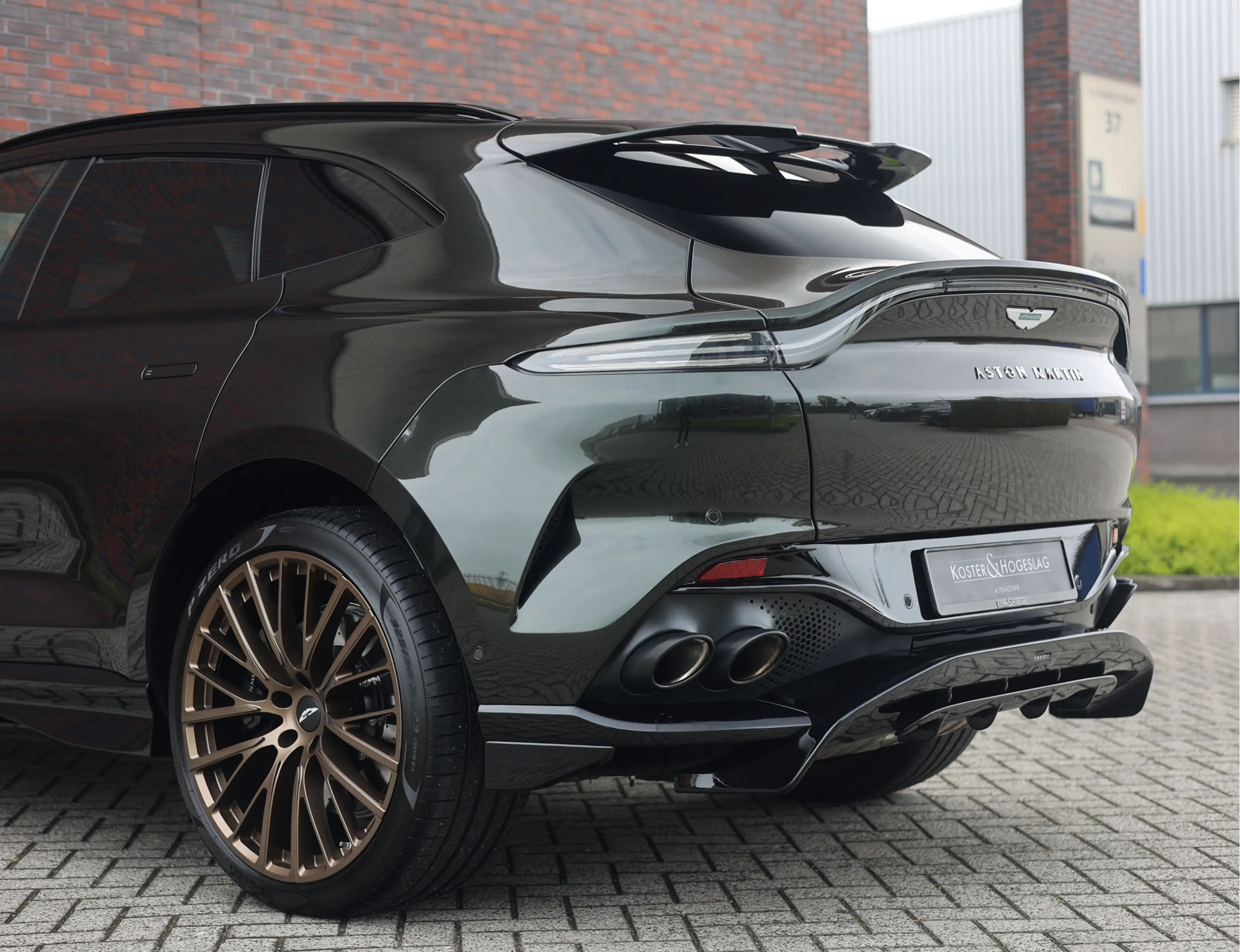 Aston Martin DBX 4.0 V8 707 | Minotaur Green - Nieuwstaat! — photo 10