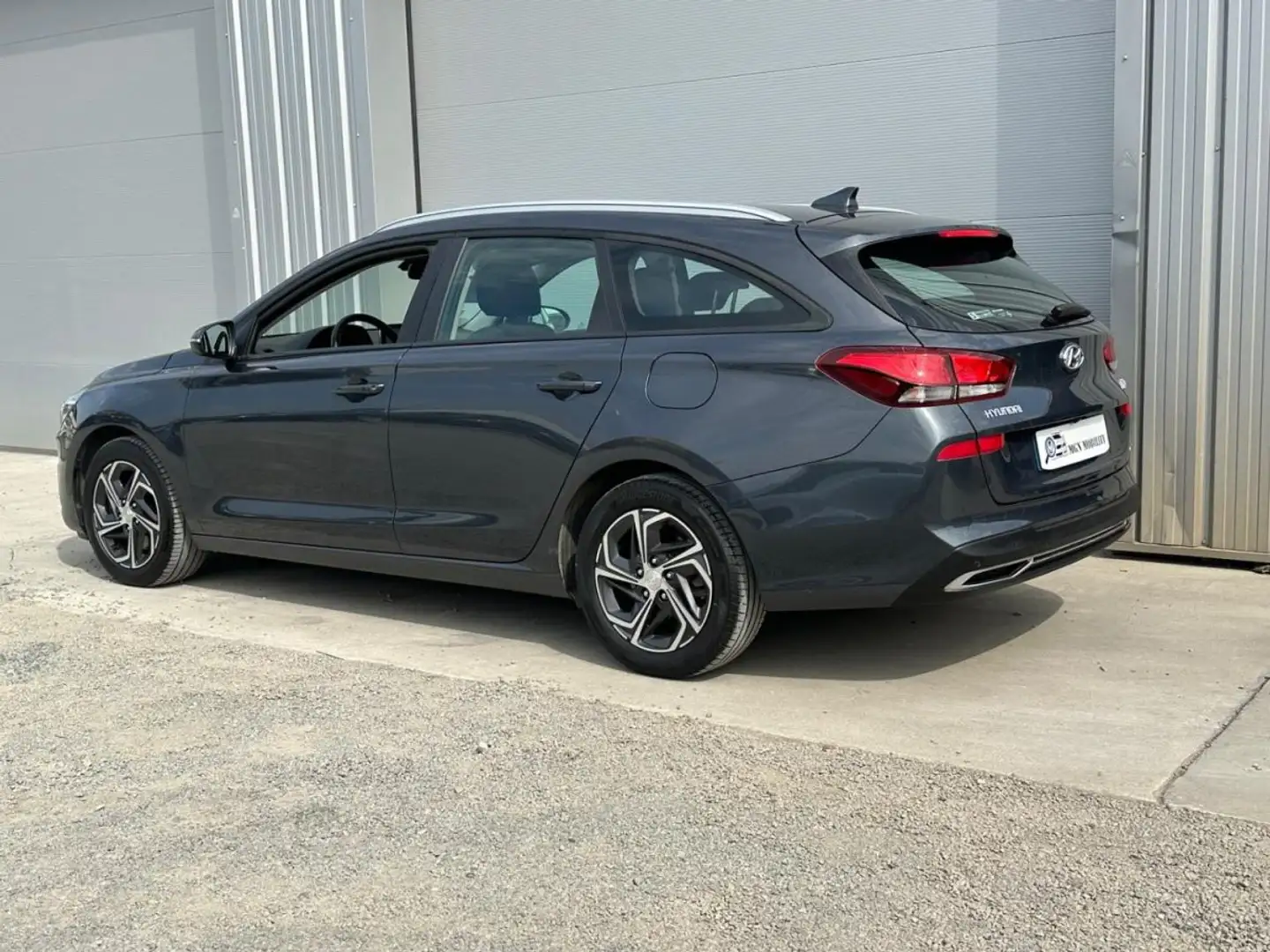 Hyundai i30 business 1.6 CRDI 115 Gris - 2