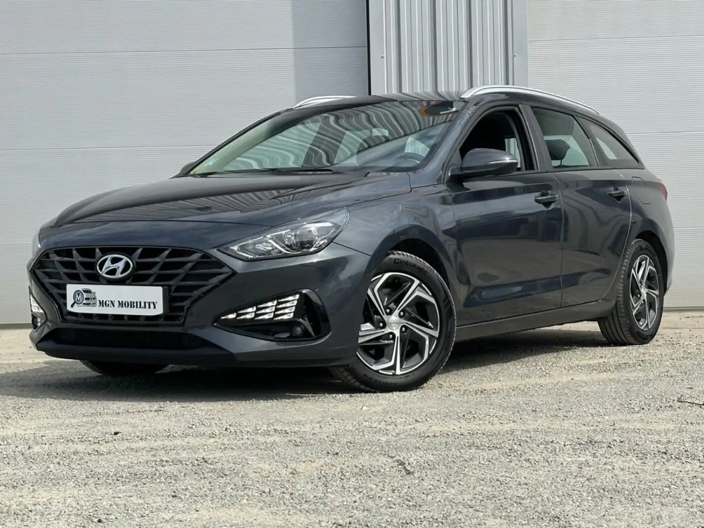 Hyundai i30 business 1.6 CRDI 115 Gris - 1