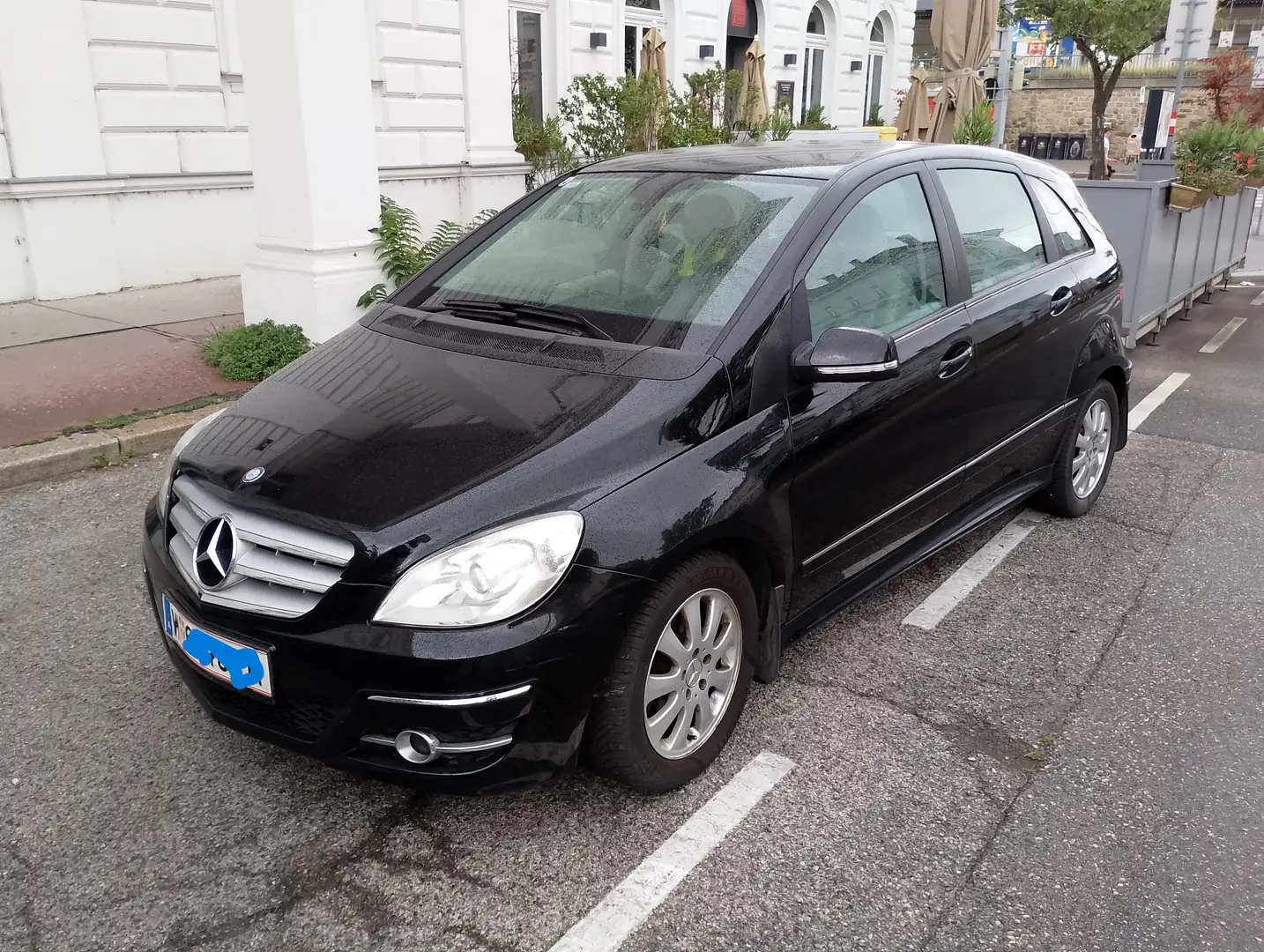 Mercedes-Benz 180 Schwarz - 2