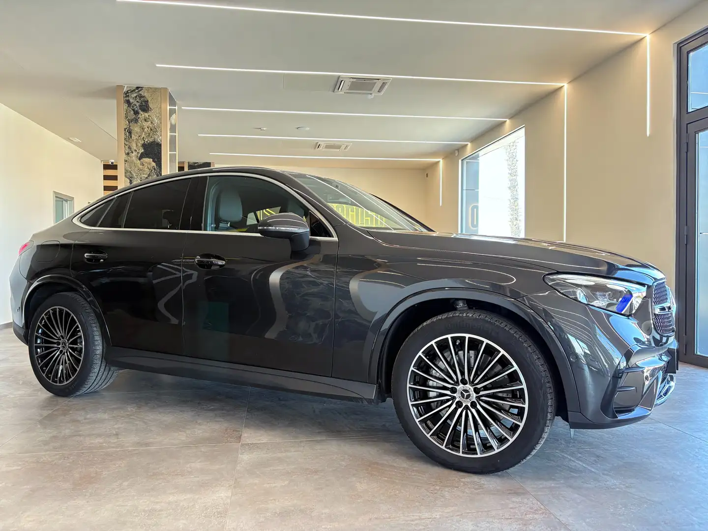 Mercedes-Benz GLC 220 d Coupe AMG Line Premium Pro 4matic auto Grigio - 2