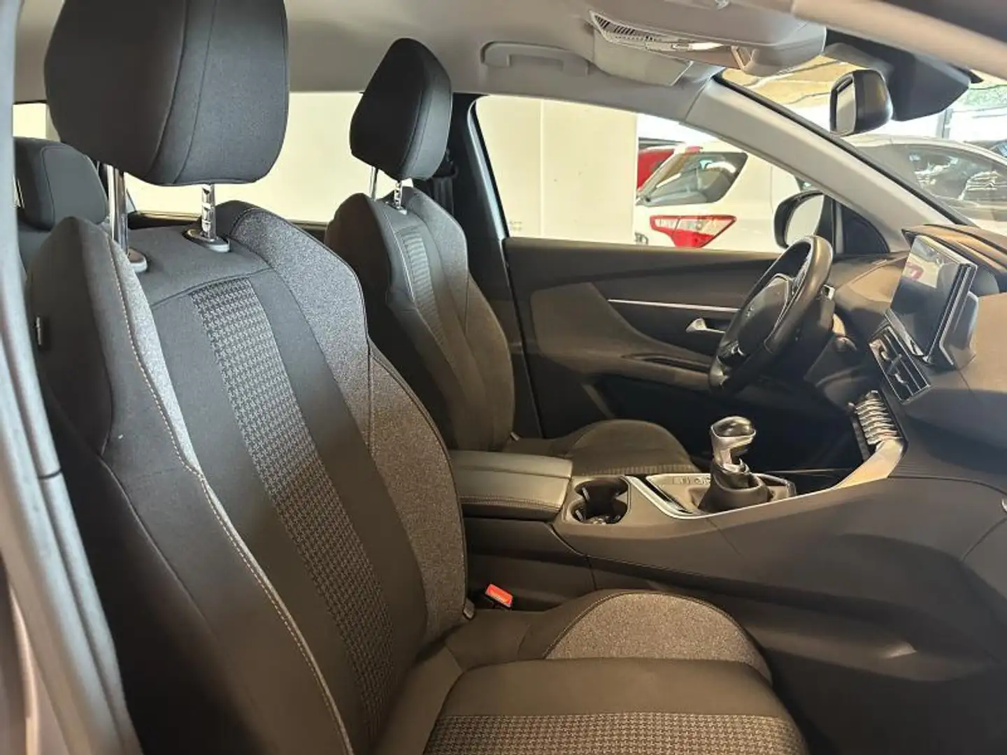 Peugeot 5008 ACTIVE PACK 7PL 1.5 BLUEHDI 13 Grijs - 2