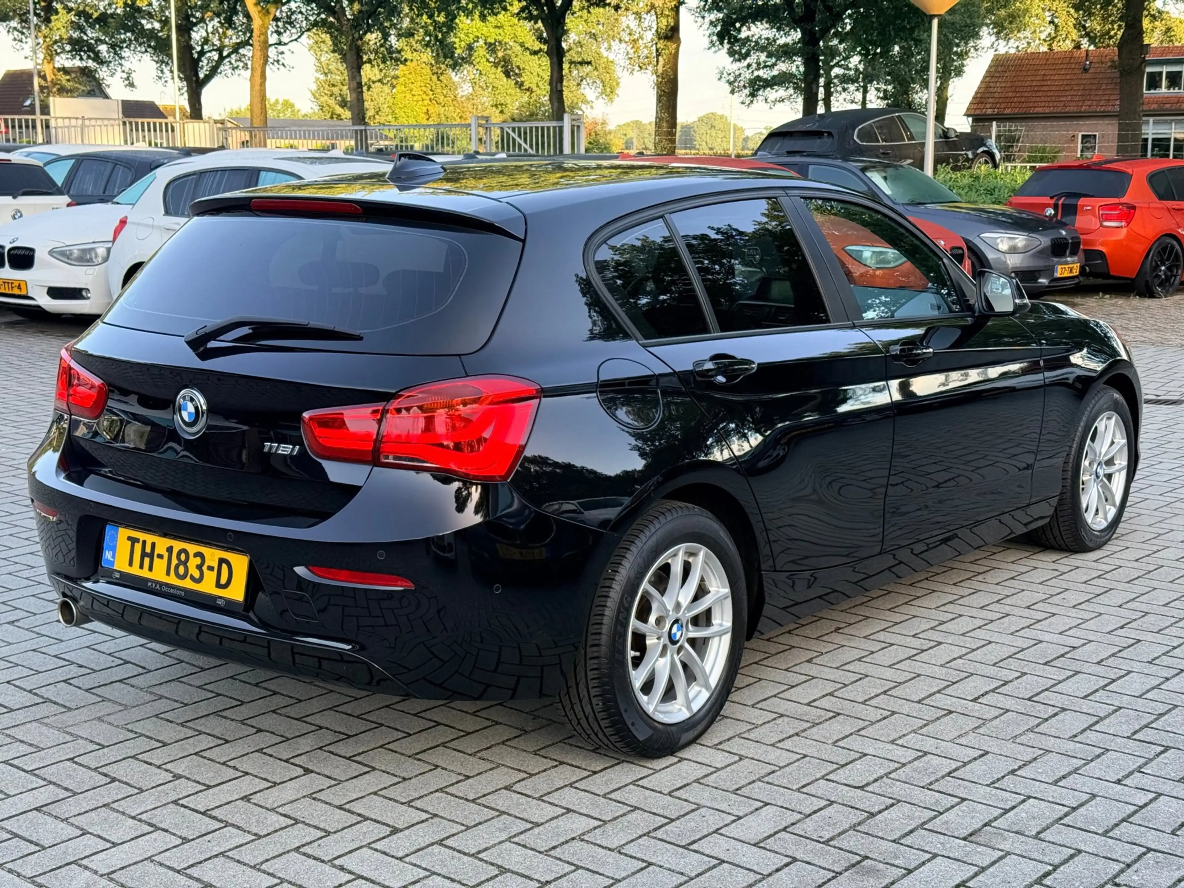 BMW 118 1-serie 118i Corporate Lease Executive|Nieuwe Turb — photo 7