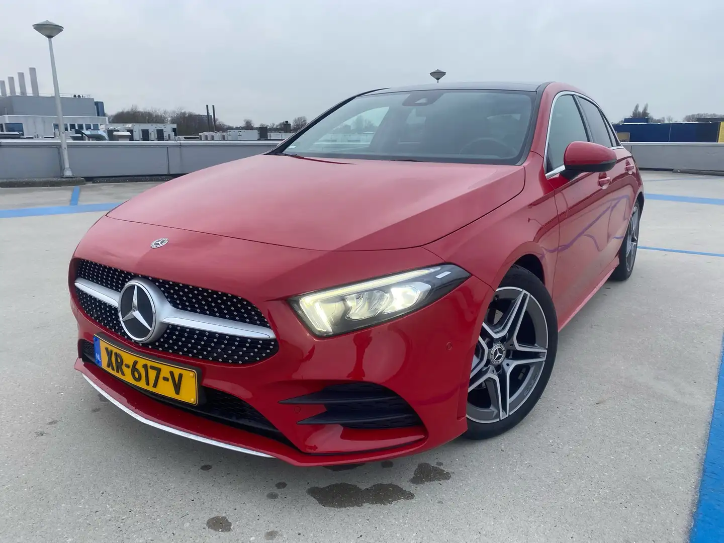 Mercedes-Benz A 180 Business Solution AMG Rood - 1